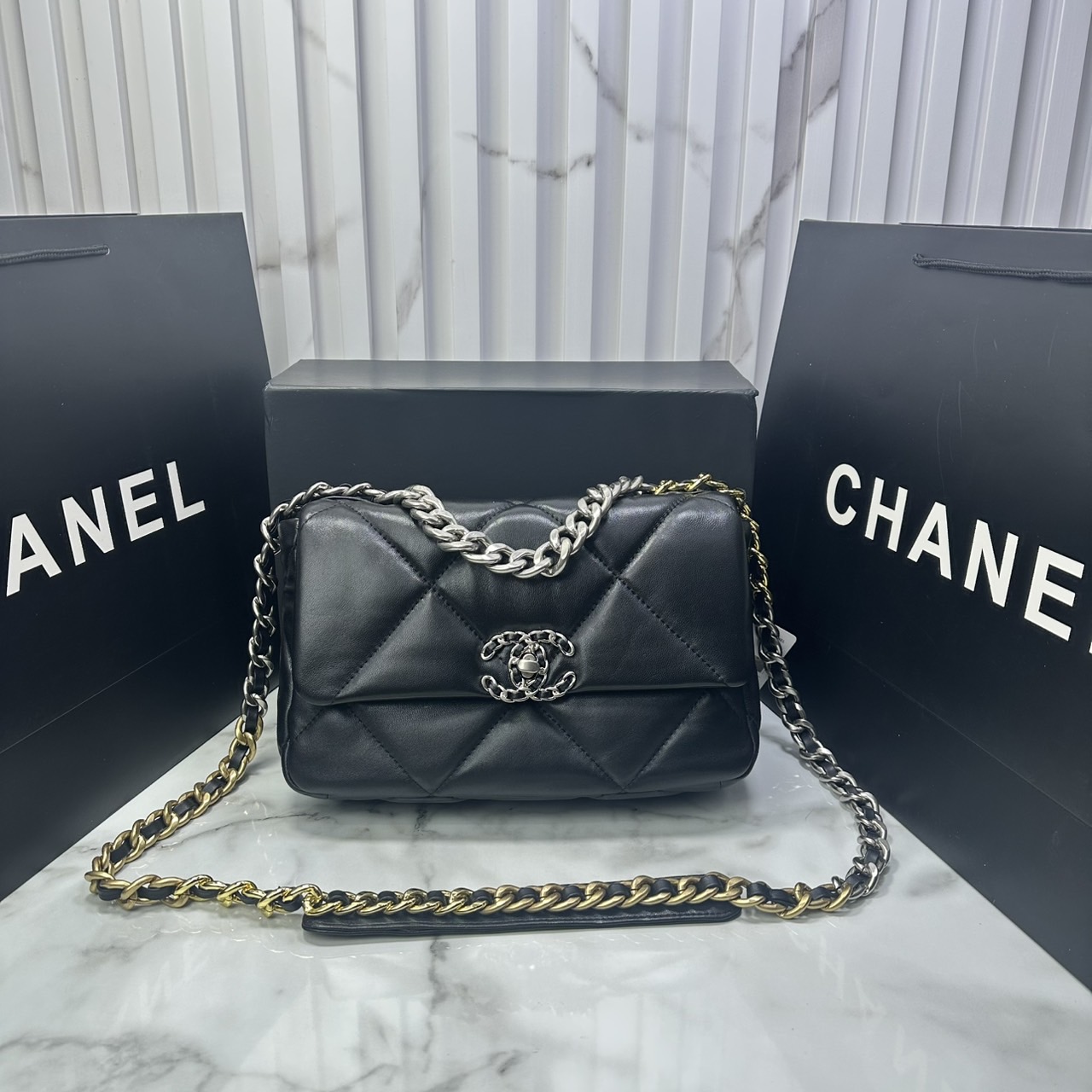 ORI หนังแท้ | CHANEL 19 Flap Bag 25cm กระเป๋าสะพายรุ่นยอดนิยม หนังนิ่มนุ่มลื่น หรูหราระดับตำนาน สวยงามเหนือกาลเวลา