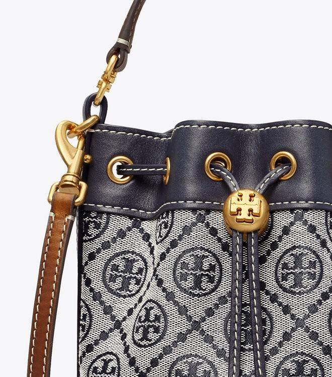 ของแท้ 💯% 】Tory Burch Monogram Jacquard Mini Bucket Bag กระเป๋าถือหรือสะพายไหล่ วัสดุผ้า Canvas โลโก้ Jacquard ทรงถัง ตั้งอยู่ทรง กระเป๋าปักลายแบรนด์ สวยหรู