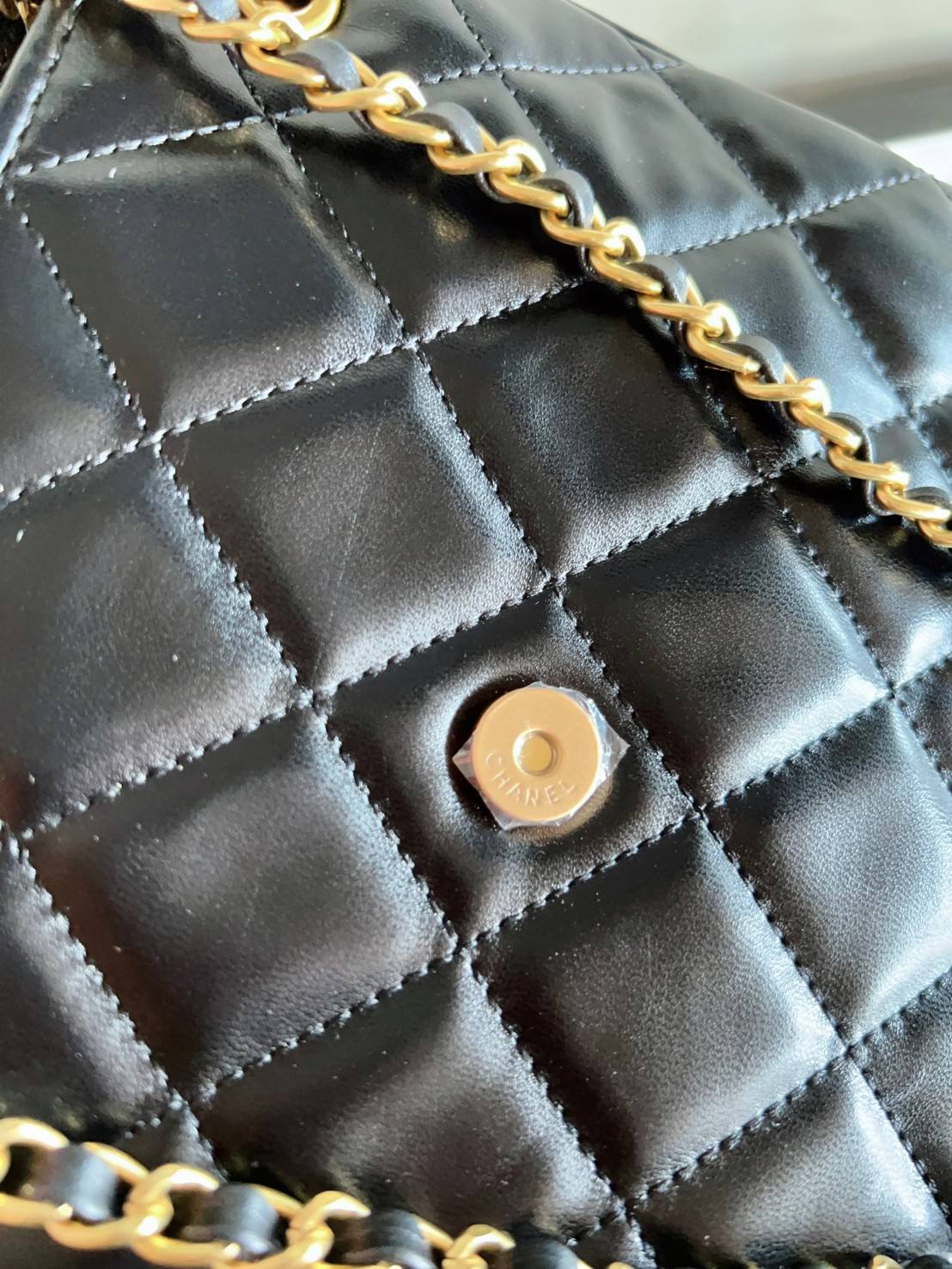 Chanel 24C bag / CHANEL WITH CHAIN / CHANEL Casual Style กระเป๋าสะพายหนังนิ่มลื่นเงาสวย Plain Leather Party Style Office Style