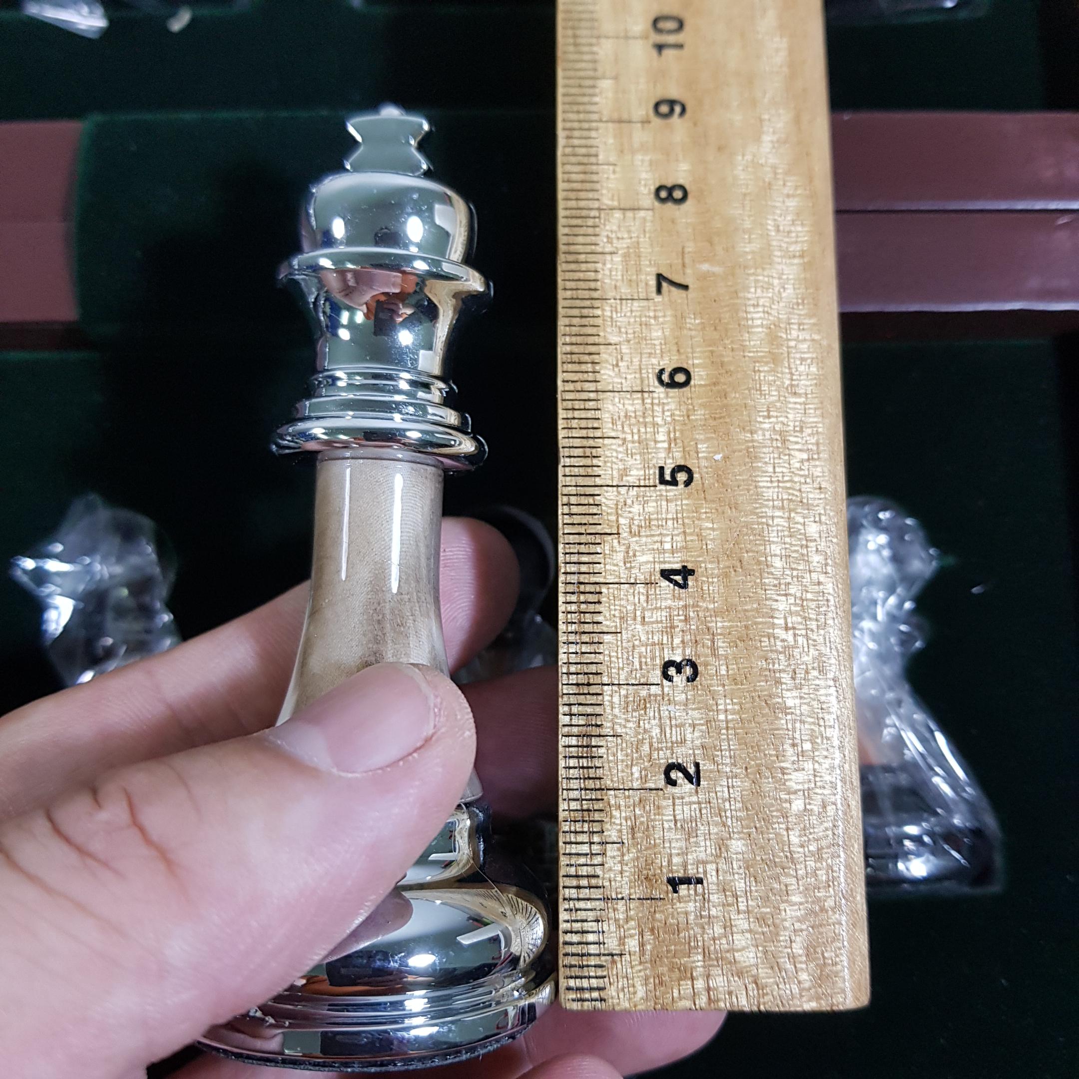 ชุดหมากรุกสากลไฮเอน(High End)ตัวอะคริลิคช่องขนาด 5x5 cm. ขนาดกระดาน45x45 cm.