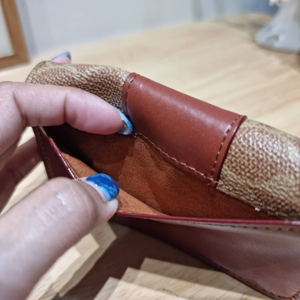 COACH SLIM CARD CASE IN SIGNATURE CANVAS C4818 / C5870 / C4818 กระเป๋าถนอมบัตรกึ่งกระเป๋าสตางค์ เกรดท็อปออริ เกรดดีสุด สลับแท้ 1:1 ใช้ต่างประเทศได้