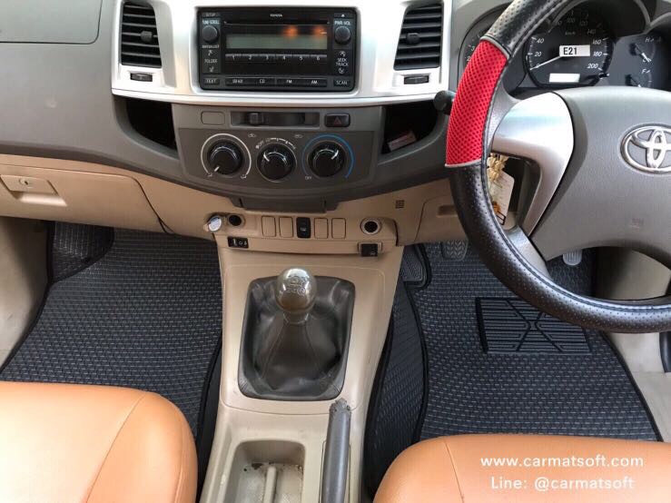 พรมปูพื้นรถยนต์ TOYOTA VIGO 4ประตู ลายสนุ๊กสีดำ เข้ารูป