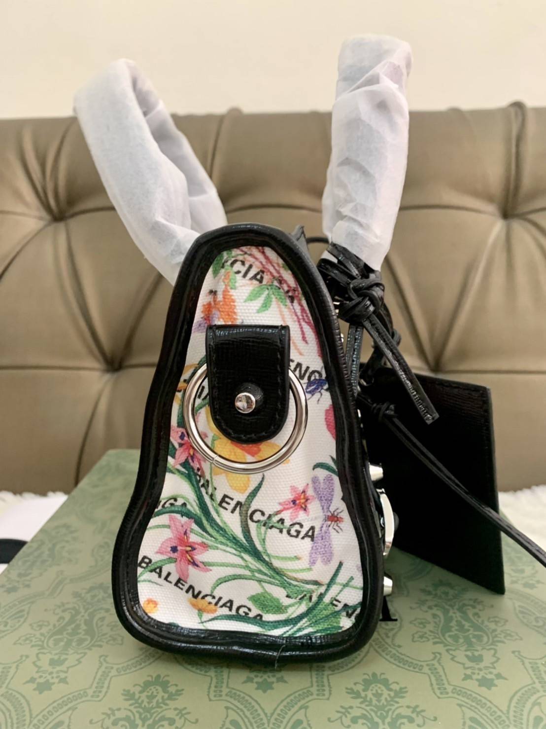 VIP 🥂 Gucci x Balenciaga The Hacker Project Mini Neo Bag คอลเลคชั่นร้อนๆ พร้อมเสิร์ฟ ที่่มีการผสมผสานระหว่างGucci & Balenciaga เข้าไว้ด้วยกัน ดีไซน์ล้ำสมัย วัสดุCanvas เย็บขอบด้วยหนังcalfskin อะไหล่เงิน ลวดลายสดใส ประทับตัวอักษรBalenciaga ลงบนผ้าเ