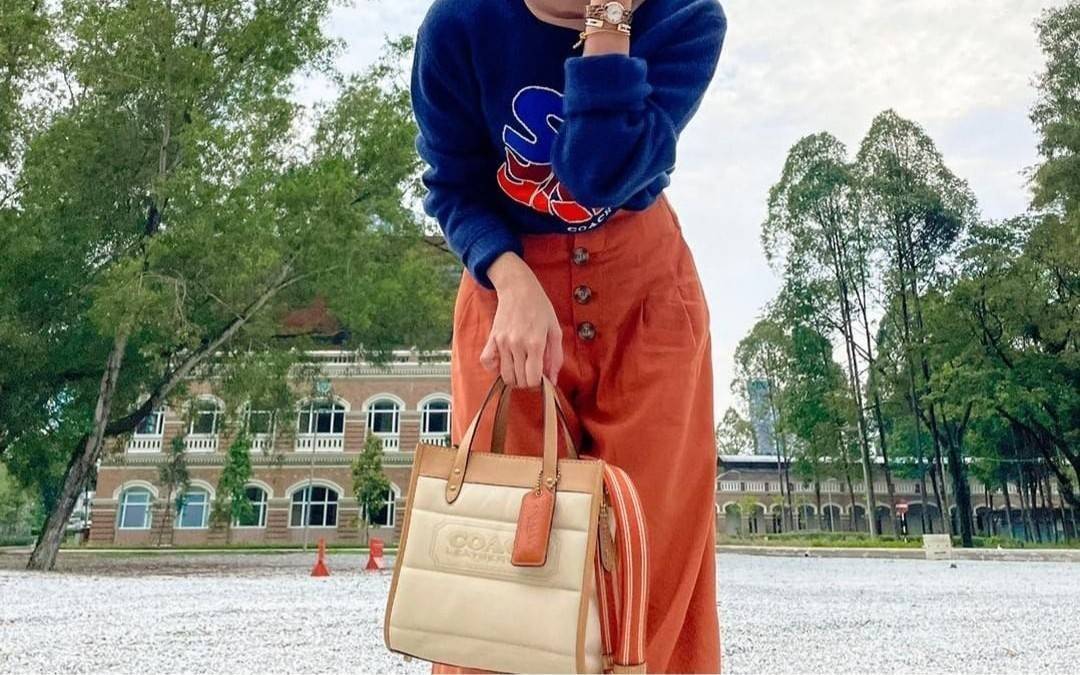 COACH CASUAL STYLE STREET STYLE 2WAY PLAIN LEATHER ELEGANT STYLE (C6958 C6852) 🌺 ที่สุด! ของที่สุด!! กระเป๋าถือ กระเป๋าสะพายรูปทรงสุดฮิต สุดคลาสสิค รุ่น UNISEX ที่ชิคๆ สบายๆ ได้ทั้งชายและหญิง// วัสดุหนังแท้ทั้งใบ ตัดเย็บด้วยหนังเนื้อนุ่มพิเศษ หนา 