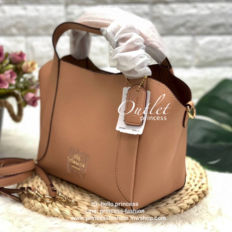 COACH HADLEY HOBO 21 BAG กระเป๋าถือหรือสะพายข้าง เรียบหรู หนังแท้ลายโทโก หนังนิ่ม ปรับเปลี่ยนได้ 2 ทรง ปากกระเป๋ามีกระดุมแม่เหล็ก พร้อมตะขอเกี่ยว ภายในกว้าง ใส่ wallet ยาว mini iPad และของใช้ได้จุ พร้อมสายสะพายยาส ถอด ปรับระดับได้ค่ะ Must have!