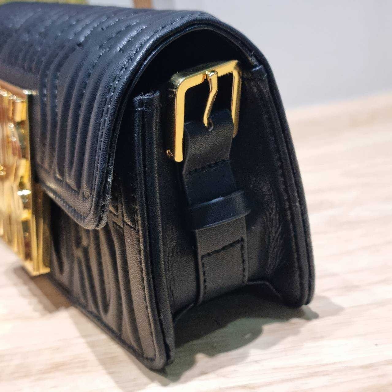 Dior Flap Bag / Quilted Miss Dior Allover Leather Bag กระเป๋าสะพายไหล่สุดลัคชู หรูหราเกินเรื่อง ดีไซน์ใหม่สวยงามด้วยดีเทลฝีเย็บและลายหนังปั๊มนูน