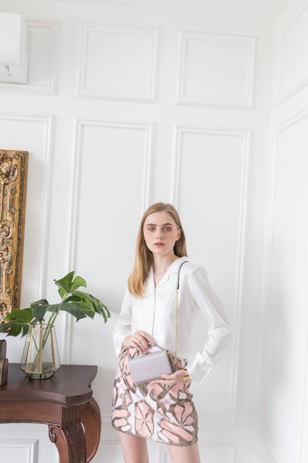 รุ่นขายดี **หนังวัวแท้สวยมาก KEEP • Ari • กระเป๋า สตางค์ยาว ปรับเป็นคลัช หรือถือ สะพาย ก้อได้หมด ขนาด กะลังดี ทรงสวย แค่ใบเดียวจบ! หนังคุณภาพเยี่ยม ภายใน จุของคุ้ม ใส่บัตร ใส่มือถือได้ทุกรุ่น ใบนี้ จะแต่งกับ Look ไหนก้อเข้ากันได้ดีแน่นอนค๊า Don't mis