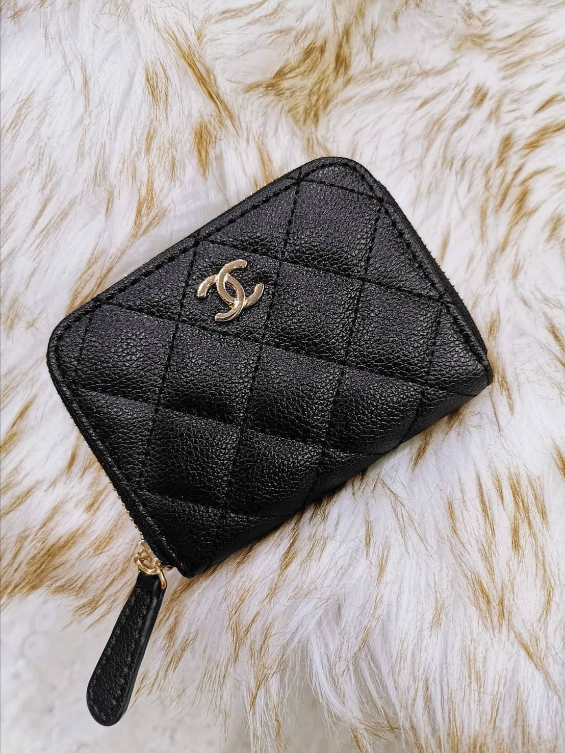 พรีเมี่ยมกิ๊ฟแท้ 100% 】CHANEL SHORT WALLET WITH ZIP VIP Gift With Purchase (GWP) พรีเมี่ยมกิ้ฟ Chanel ไอเท็มแนะนำวัสดุหนังด้านลายตารางสวยคลาสสิคไม่มีเอ้าท์ เปิดปิดด้วยซิปสะดวกใช้