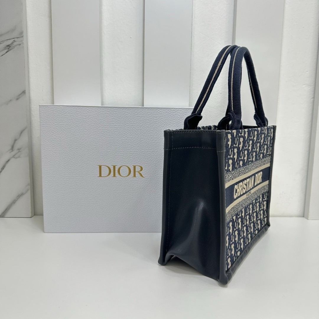 พร้อมส่ง 3 ไซส์ DIOR Small Dior Book Tote Blue Dior Oblique Embroidery กระเป๋าทรงโท้ท เกรดออริ สลับแท้ 1:1 ใช้ต่างประเทศได้