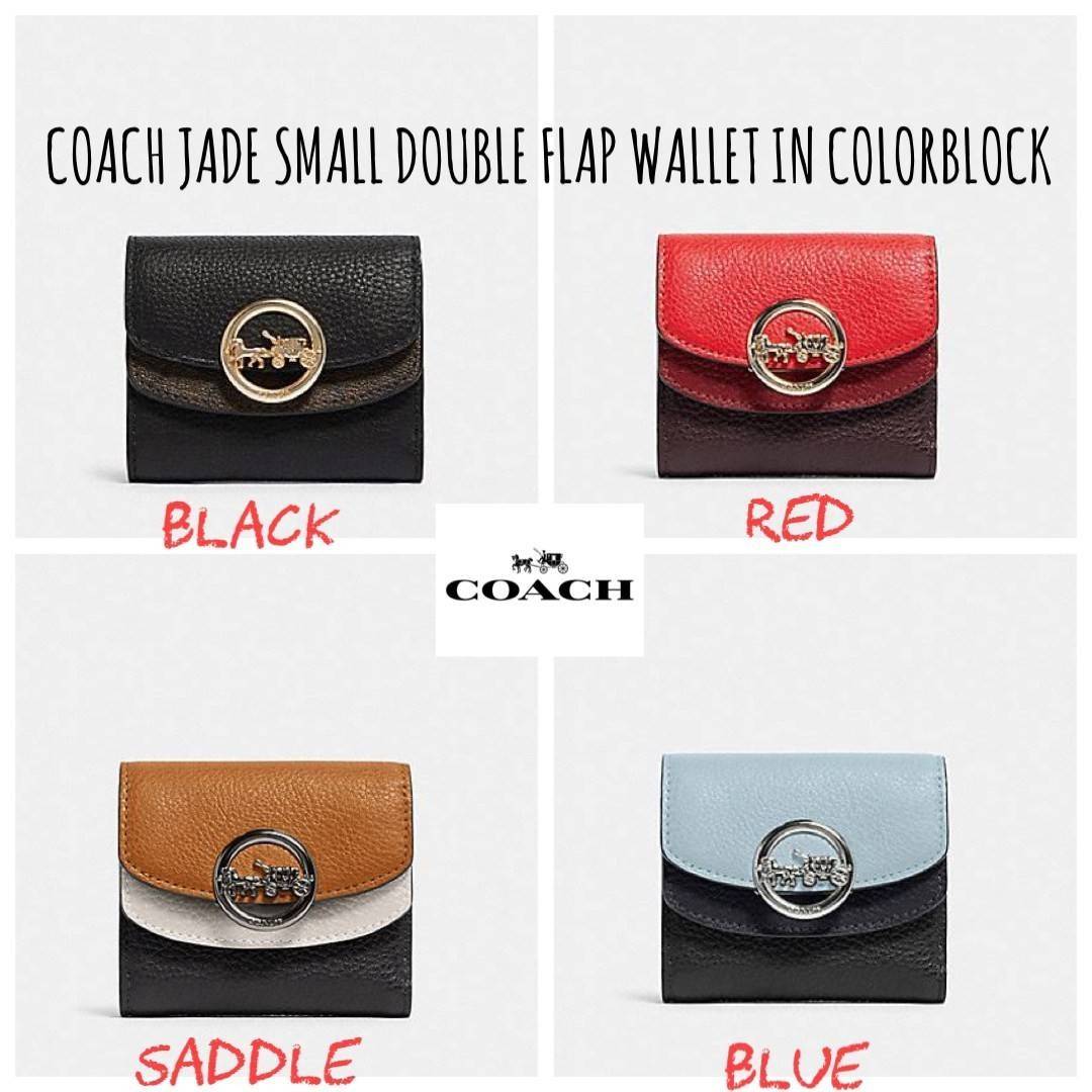 OUTLET 】COACH JADE SMALL DOUBLE FLAP WALLET IN COLORBLOCK (COACH F88002) หากใครต้องการกระเป๋าสตางค์ใบสั้นสำหรับวันที่ต้องการใช้กระเป๋าสะพายใบเล็ก หรือวันที่ไม่พกกระเป๋าสะพาย เราขอแนะนำใบนี้เลยค่ะ โดยใบนี้เป็นกระเป๋าสตางค์แบบพับสามทบ ปิดแบบกระดุม2ชั้น มีช่
