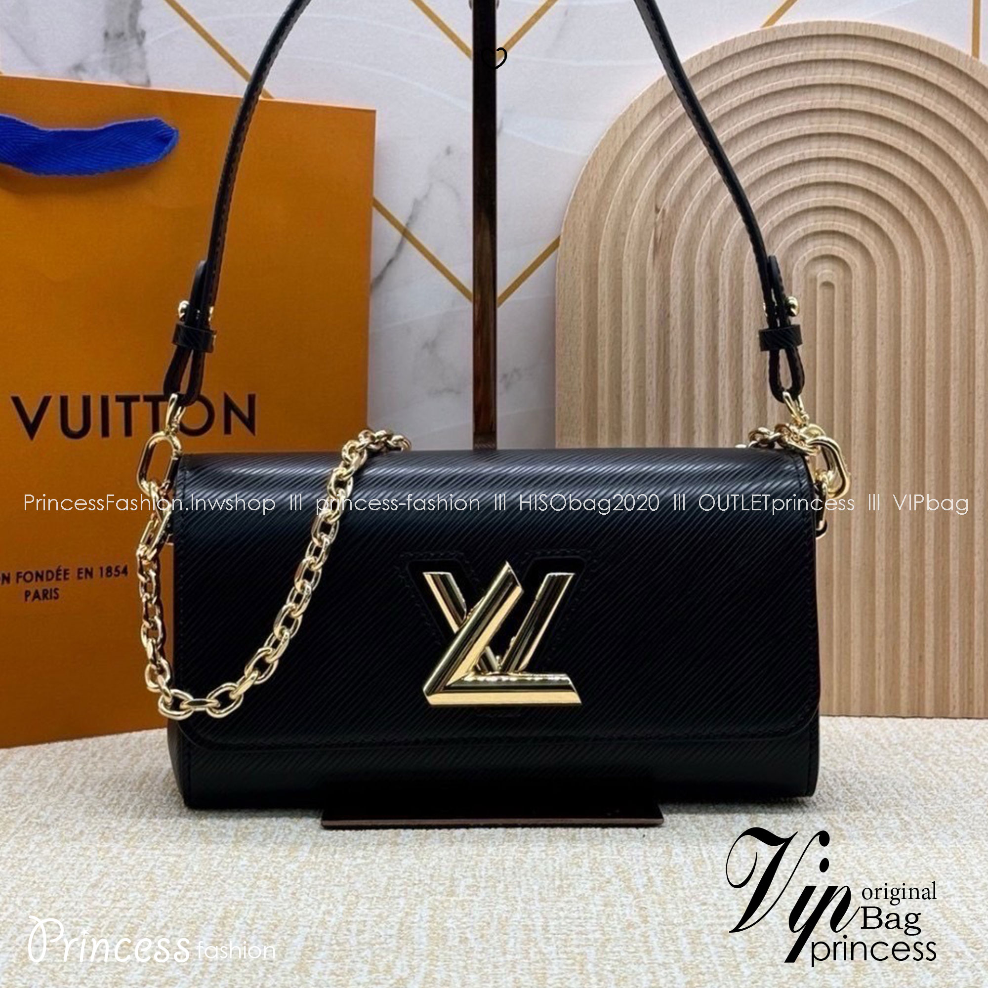 ORI หนังแท้ | LV Twist West Bag กระเป๋าสะพายหนัง Epi ลายเกรน สุดคลาสสิกมาดีไซน์ใหม่ในรูปทรงยาวเผยลุคมีระดับเหนือกาลเวลา ความหรูหราเข้ากับสตรีตสไตล์