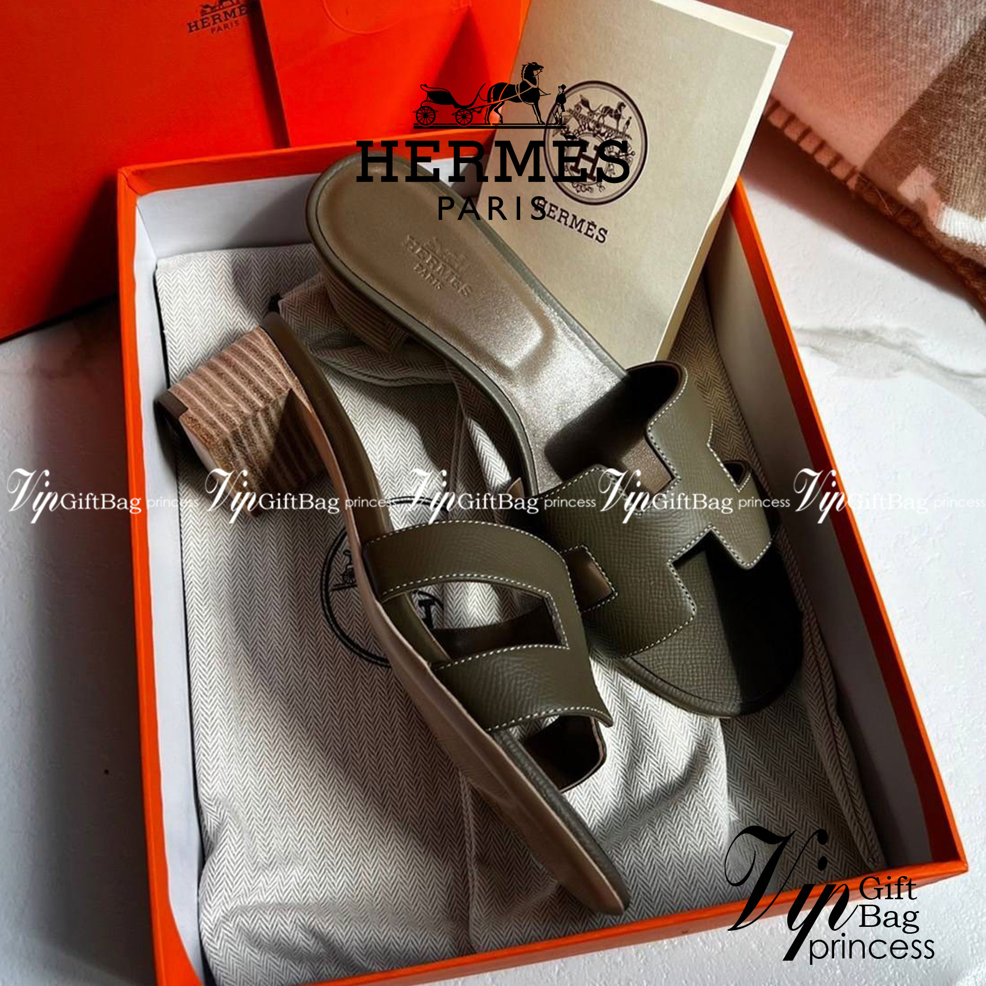 หนังแท้ Hermes sandal Epsom leather รองเท้างานสั่งตัตใช้สลับแท้ เกรดออริจินอล ตรงพื้นรองเท้าทำจากไม้รองด้วยหนังแท้ 100% งานตัดเย็บปราณีตละเอียดมากค่ะ มีอุปกรณ์ครบ หนังนิ่มใส่สบาย ใช้ทนนาน เกรดนี้คุ้มมาก ไม่ผิดหวังค่ะ ภาพสินค้าถ่ายจากงานขายจริง ใช้งานต่างป
