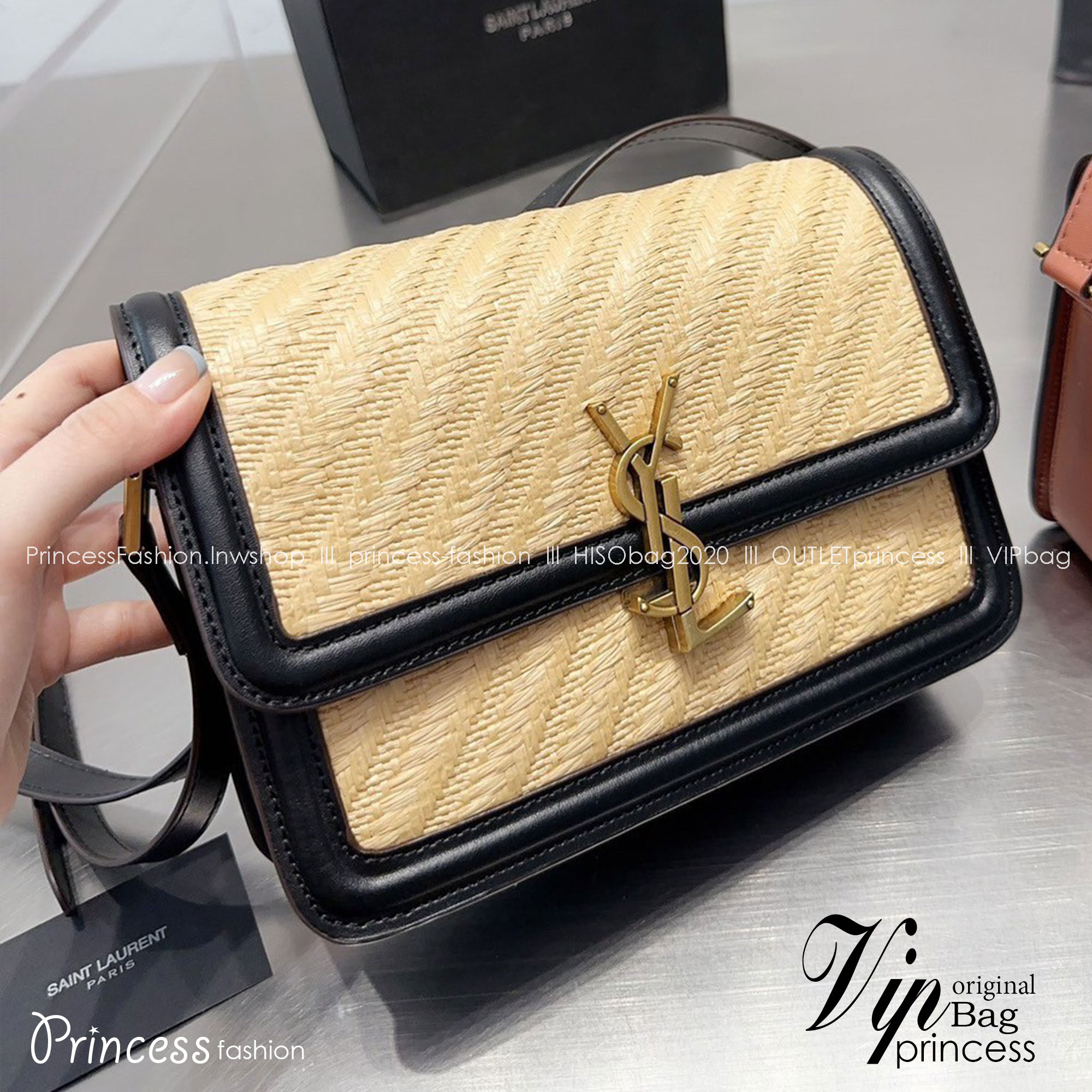 Medium Solferino raffia crossbody bag 9" / YSL SOLFERINO BAG / Solferino Natural Bag พร้อมส่งที่ไทย กระเป๋าสะพายทรงสี่เหลี่ยม ทอด้วยวัสดุธรรมชาติ สวยหรูอยู่ทรง เปิดปิดด้วยฝาปิดโลโก้แบรนด์อะไหล่ทอง