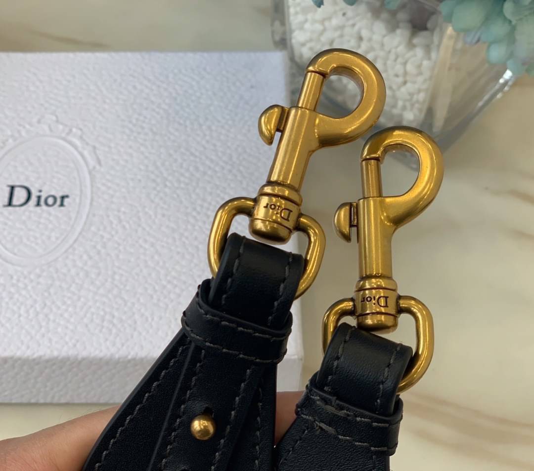 หนังแท้ DIOR shoulder strap with ring พร้อมส่งที่ไทย Jacquard and Black Calfskin สายกระเป๋างานหนังแท้และผ้าแจ็คการ์ด เกรดเทพออริจินอล ภาพสินค้าถ่ายจากงานขายจริง