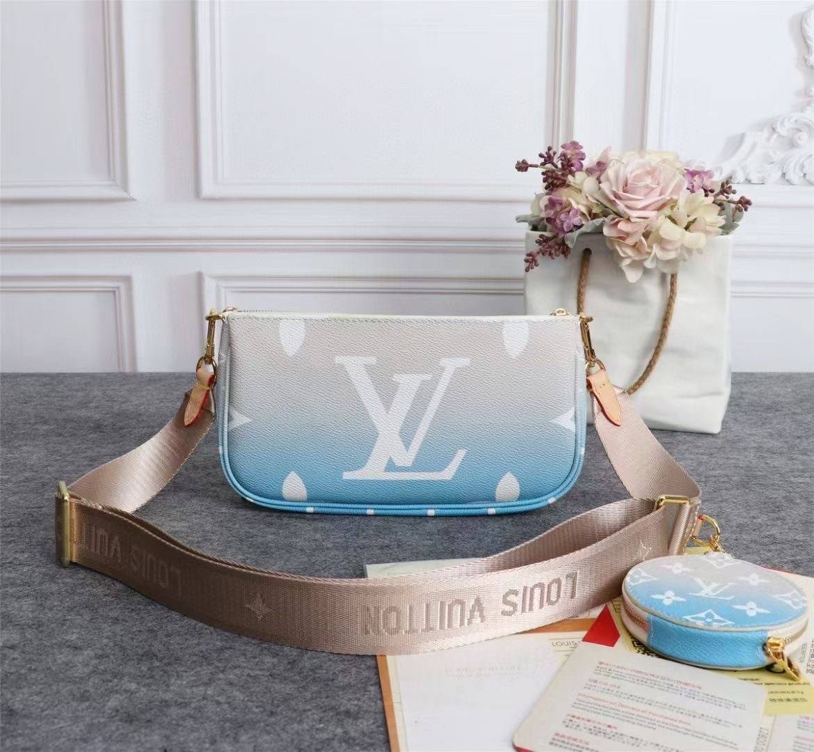 พร้อมส่งที่นี่ที่เดียว VIP gift Louis Vuitton ‘Summer By The Pool’ Multi Pochette Accessoires PINK , BLUE