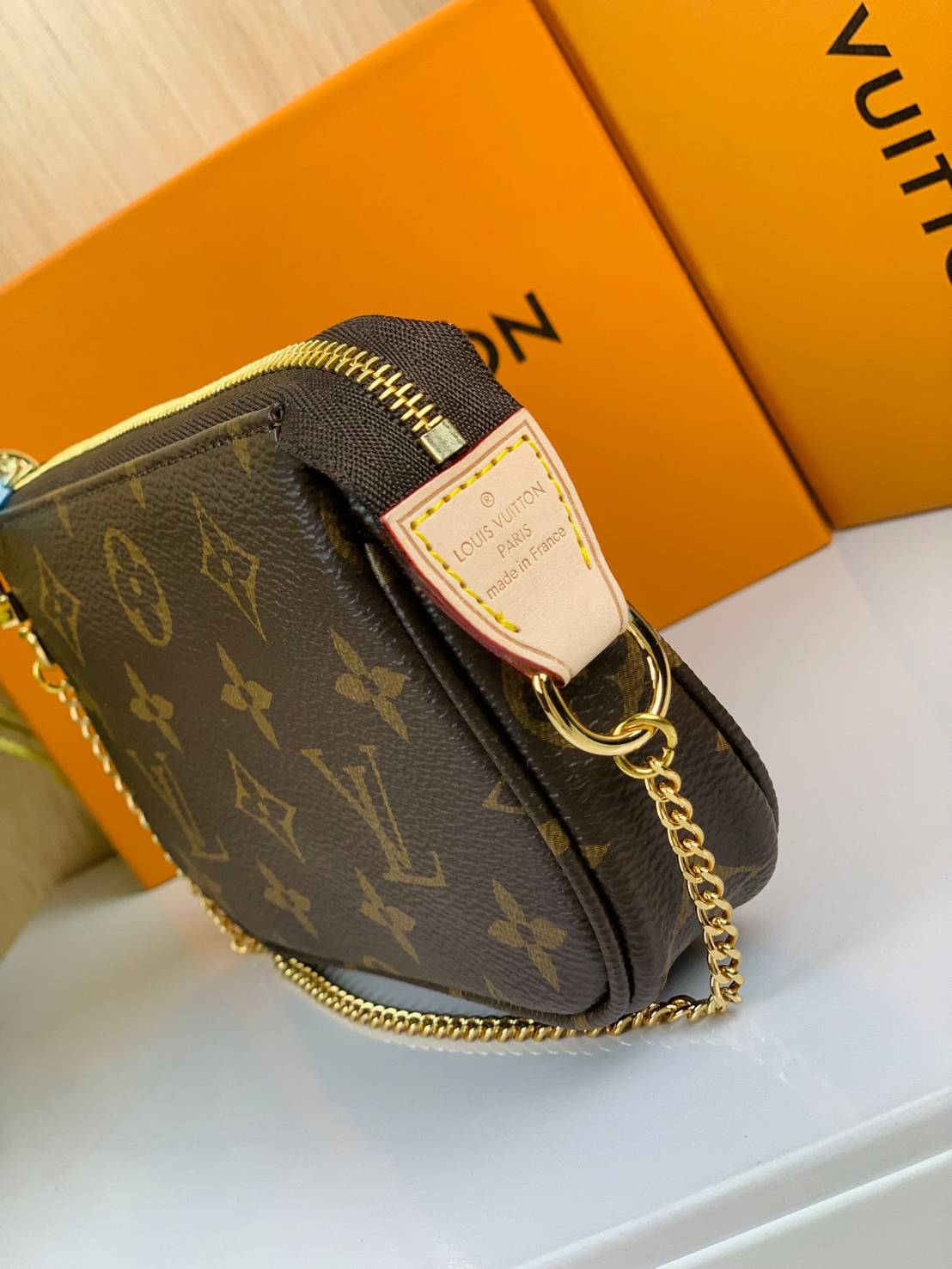 หนังแท้ LOUIS VUITTON MINI POCHETTE ACCESSOIRES BAG / LV POCHETTE พร้อมส่งที่ไทย งานหนังแท้ทั้งใบ ออริจินอลเกรด ภาพสินค้าถ่ายจากงานขายจริง ใช้งานต่างประเทศได้