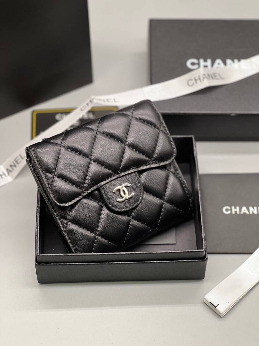 CHANEL Wallet Tri-fold Caviar / Chanel Short Wallet หนังเรียบ กระเป๋าสตางค์ชาแนลใบสั้น เกรดออริจินอล ภาพถ่ายจากงานขายจริง ใช้งานต่างประเทศได้