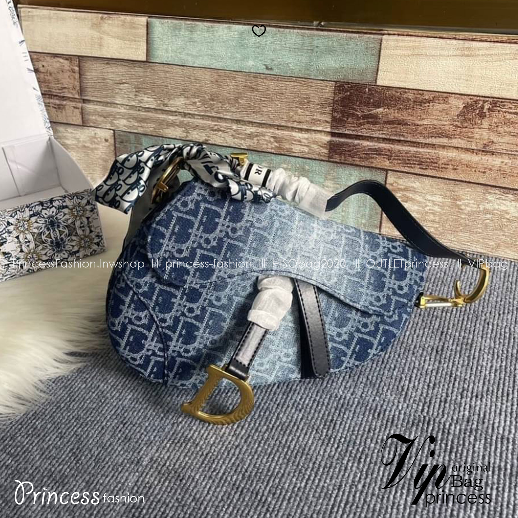 DIOR Saddle Bag Blue Denim Oblique กระเป๋าถือทรงอานม้า เอกลักษณ์ของแบรนด์หรูหรา รุ่นเดนิมฟอกอะไหล่ทองสวยงาม