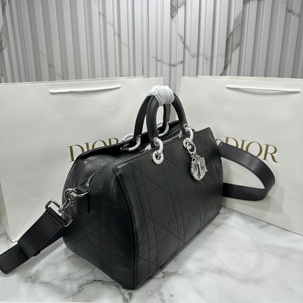 ORI หนังแท้ | Dior Granville Cannage Leather 2way Bag / Dior Keepall Bag กระเป๋าสะพายใบใหญ่ ภายในโล่งกว้างจุของได้เยอะ