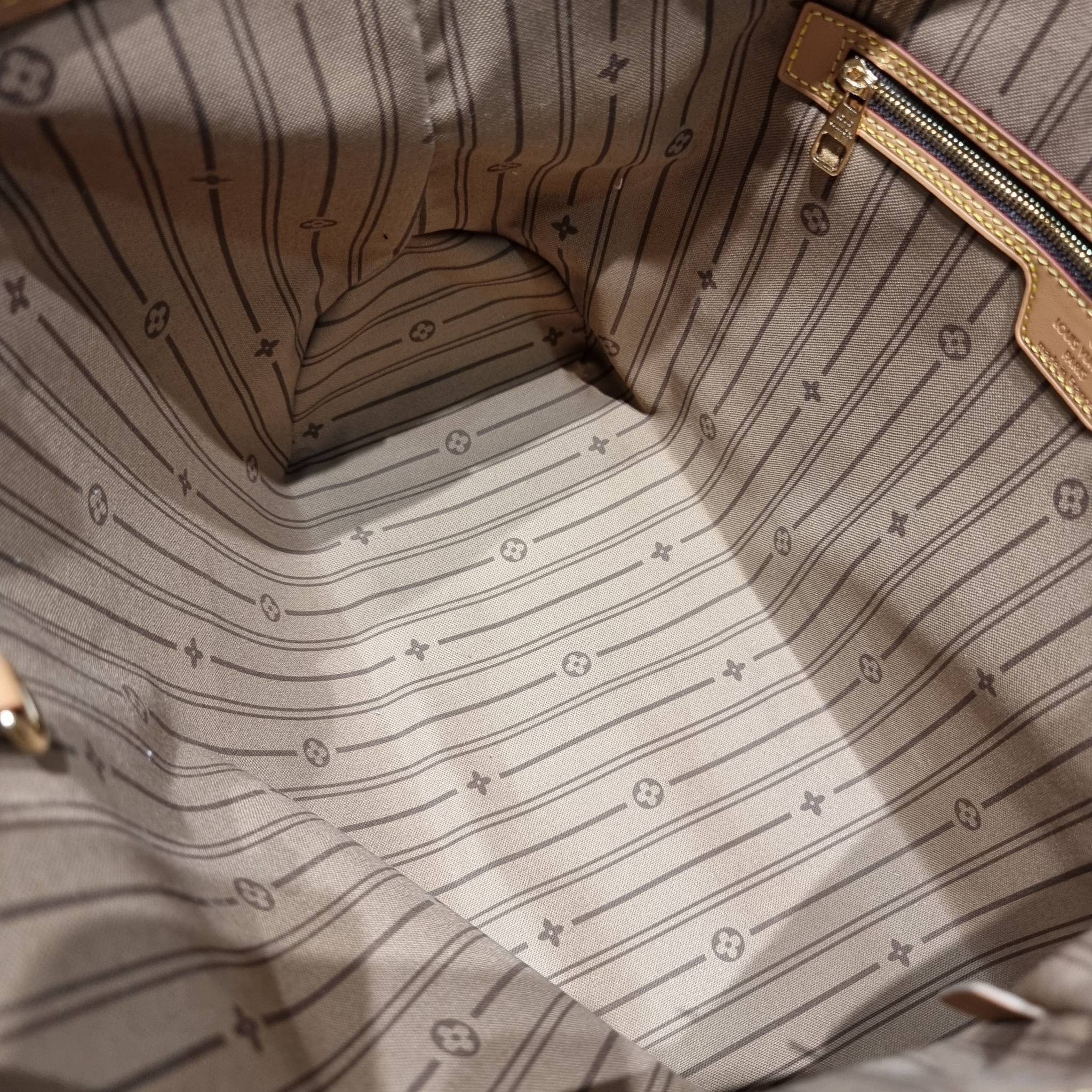 LV delightful bag / LV CARRYALL Monogram Canvas / LV Shopping Bag กระเป๋าทรงโท้ทใบใหญ่ ขนาดจุได้แบบล้นๆ รอบนี้จัดใบลูกมาให้อีก พิเศษที่สุด!! สมใจใครที่มองหากระเป๋าใบโปรด มีตะขอเกี่ยวที่ปากกระเป๋า และยังมาพร้อมสายสะพาย 2 แบบ