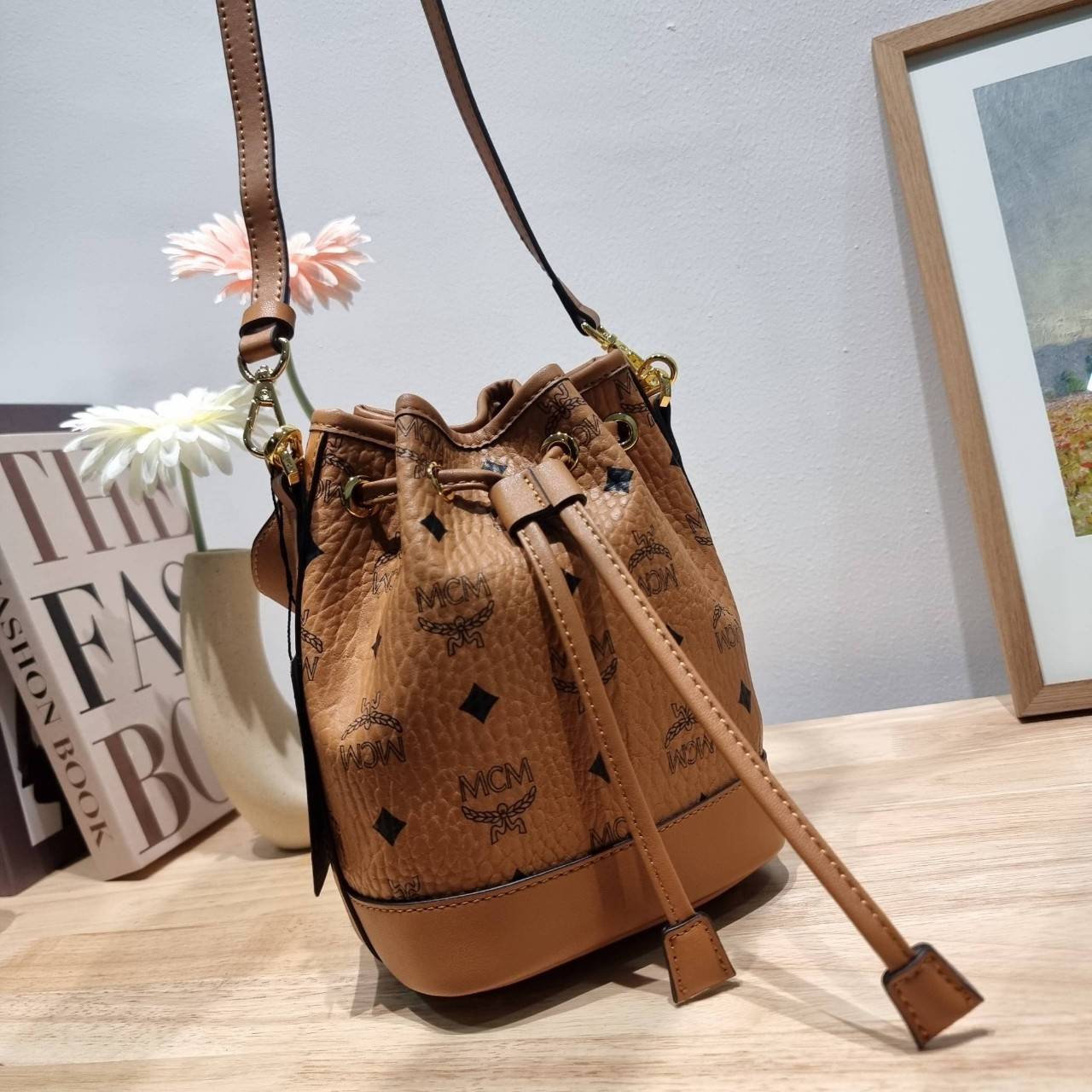 M.C.M MINI DESSAU DRAWSTRING BAG IN VISETOS กระเป๋าสะพายทรง bucket ไซส์ mini เกรดออริ สลับแท้ 1:1 ใช้งานต่างประเทศได้