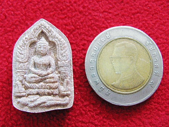 สินค้าหมดค่ะ พระขุนแผนว่านกากยายักษ์+ผงพระกุมาร หลวงปู่ทิม วัดละหารไร่ค่ะ