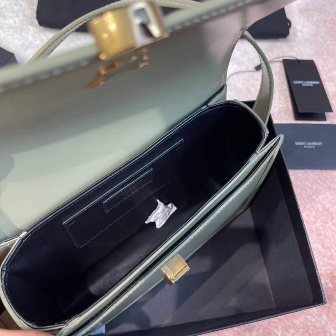 YSL Solferino medium crossbody bag คอลเล็คชั่นน้องโรเซ่ ROSE BLACKPINK ที่สุดแห่งความคลาสสิก เกรดออริจินอล หนังสวยมาก กระเป๋าสะพายรุ่นที่สาวๆ ทุกคนควรมีติดตู้ ภาพถ่ายจากงานขายจริง สวยตามรูป ไม่ผิดหวังค่ะ