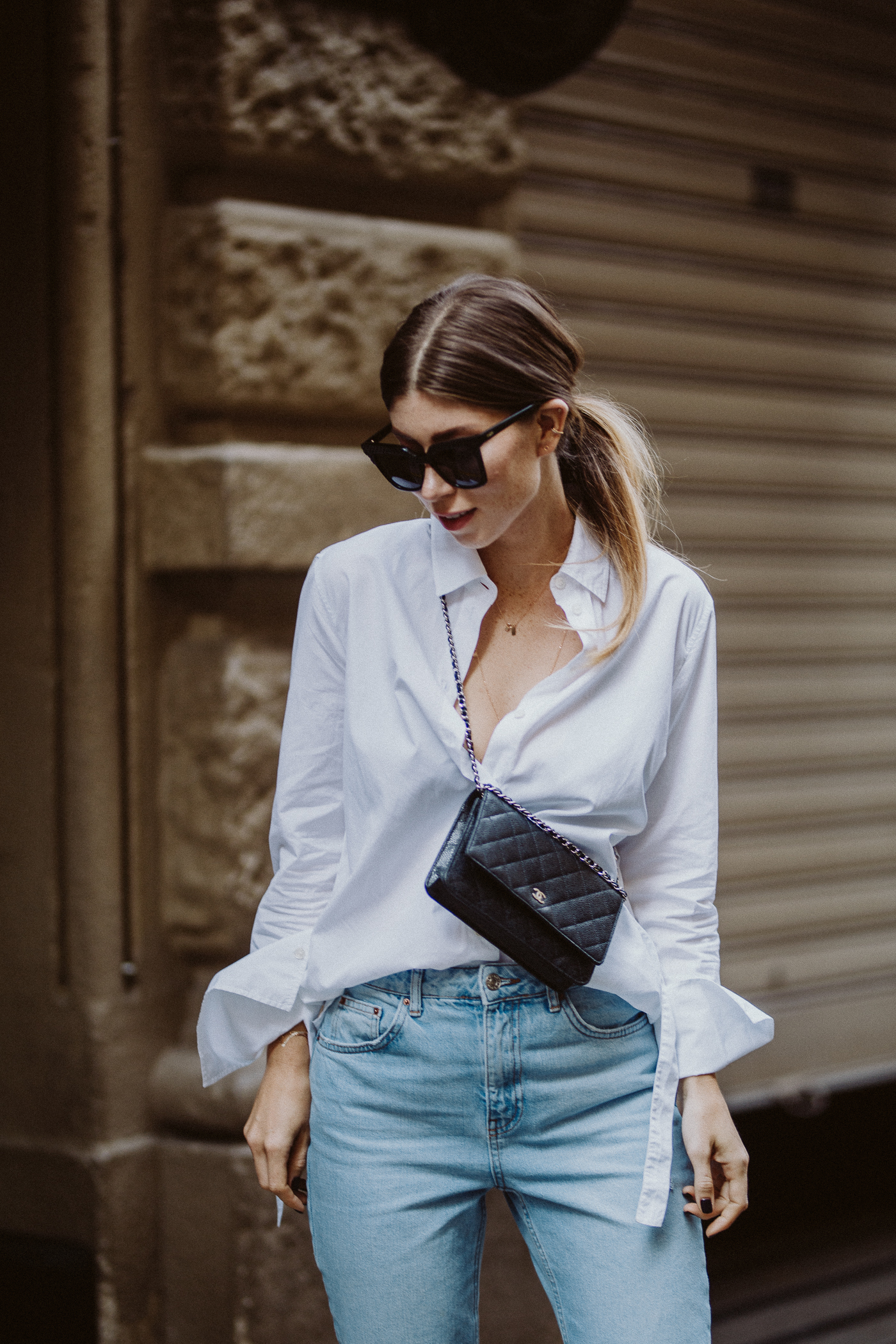 CHANEL WALLET ONCHAIN งานหนังแท้สวยหรู ใช้ ตทป ได้ กระดุมแม่เหล็ก ตามฉบับ HOLO ปีใหม่ ตามภาพที่ถ่ายเลย ตรงกับการ์ด รุ่นที่สาวๆ ทุกคนต้องมี เห็นเล็กๆ แบบนี้แต่ใส่ของได้เยอะมาก สามารถไช้แทนกระเป๋าคลัชถือได้ด้วย ครบจบในใบเดียวเลยค่ะ ภาพงานจริง ไม่ผิดหวังค่ะ