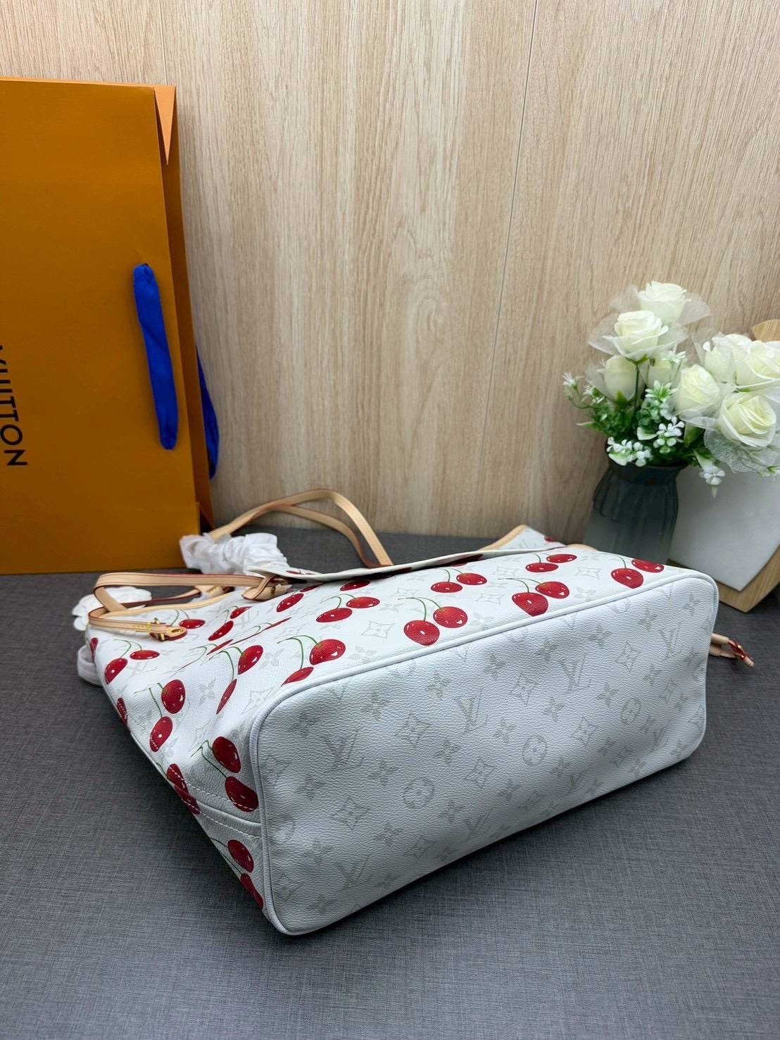 ORI หนังแท้ | LV x TM - Neverfull MM Bag Monogram cherry canvas / LV Tote Bag สีขาว กระเป๋าสะพายทรงโท้ทใบใหญ่ ลายเชอรี่น่ารักสดใส
