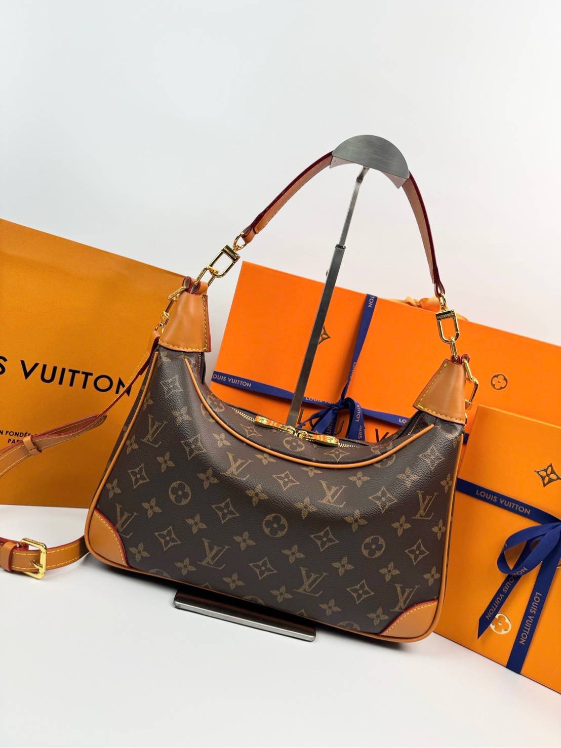 ORI หนังแท้ | LV Boulogne Hobo Bag 30 M14196 น้องใหม่พร้อมแล้ว…mom and dad พร้อมมั้ยค๊าา!! กับกระเป๋าสะพายทรงโฮโบขนาดใหม่ ไซส์ใหญ่ขึ้นเอาใจแม่ที่มีของใส่น้องเยอะๆ ดีไซน์สุดคลาสสิครุ่นสุดปัง