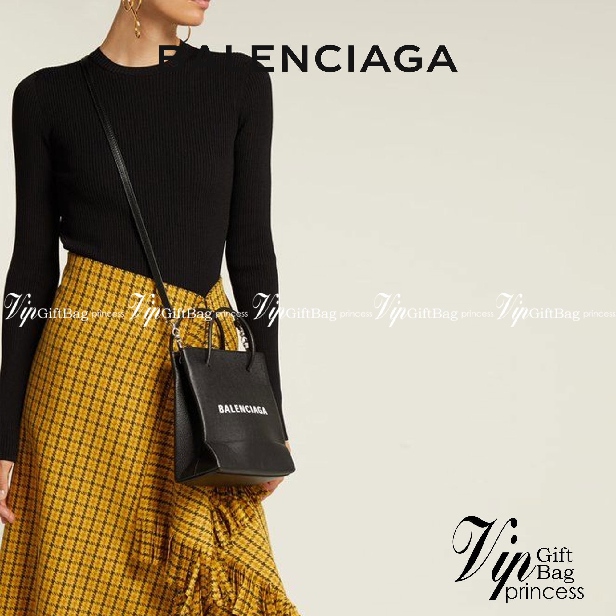 หนังแท้ BALENCIAGA XXS TOTE / Balenciaga shopping tote xxs พกกระเป๋าช้อปปิ้ง ไปทุกที่ในฤดูกาลนี้ ดีไซน์ที่ใช้ได้ทุกวันตั้งแต่หนังแบบมีเท็กซ์เจอร์ ภาพสินค้าถ่ายจากงานขายจริง ใช้งานต่างประเทศได้