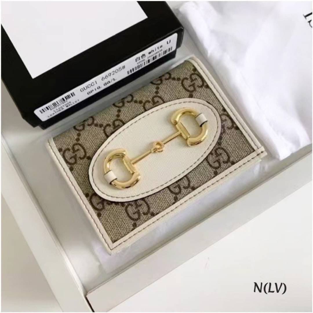 หนังแท้ GUCCI horsebit wallet / GUCCI Jackie wallet / GUCCI WALLET พร้อมส่งที่ไทย กระเป๋าสตางค์รุ่นยอดนิยม งานหนังแท้ทั้งใบ ภาพสินค้าถ่ายจากงานขายจริง ใช้งานต่างประเทศได้ สวยๆ กันแล้ววันนี้ ใบนี้ must have..ค่ะ.!!