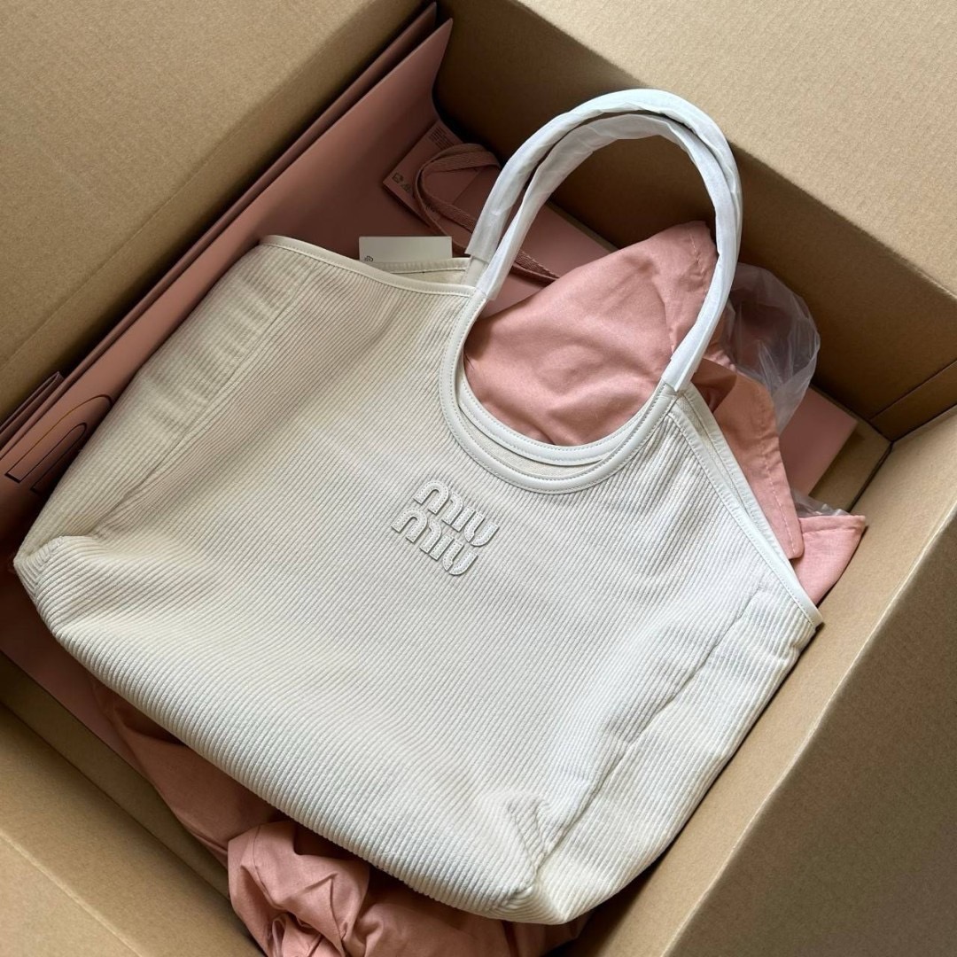 MIU MIU IVY corduroy bag / MIU MIU Tote Bag กระเป๋าถือสะพาย เกรดออริ ท็อป vip 1:1 เกรดงานปราณีตละเอียด ผ้าลูกฟูกอย่างดี เกรดดีสุด ใช้งานต่างประเทศได้