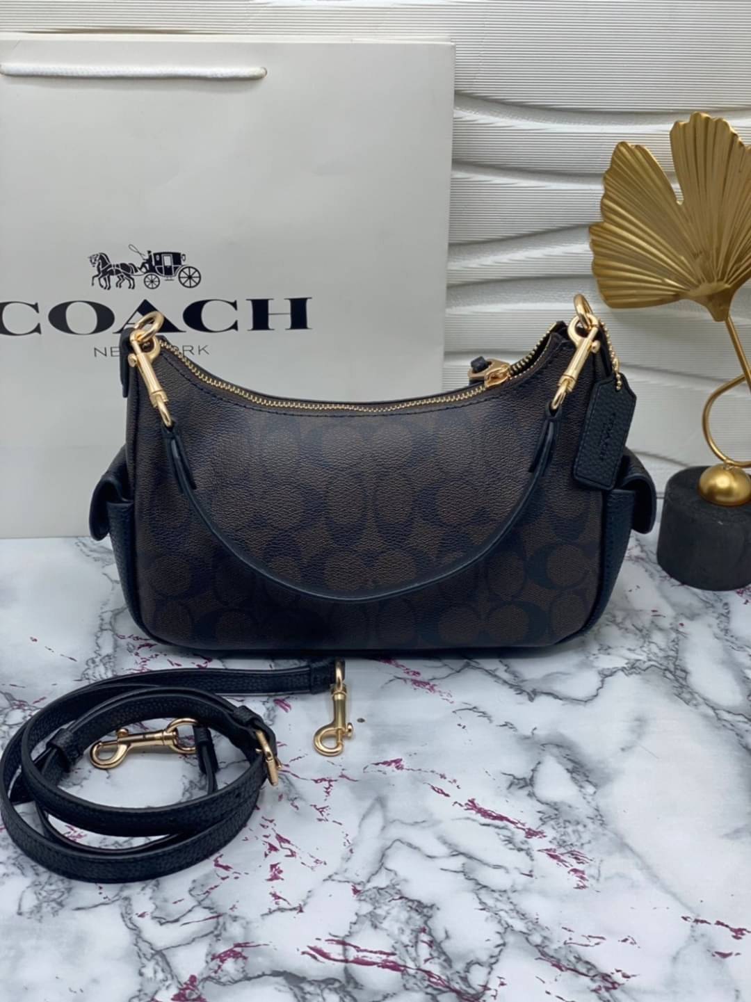 COACH Pennie Shoulder Bag In Signature Canvas พร้อมส่งที่ไทย