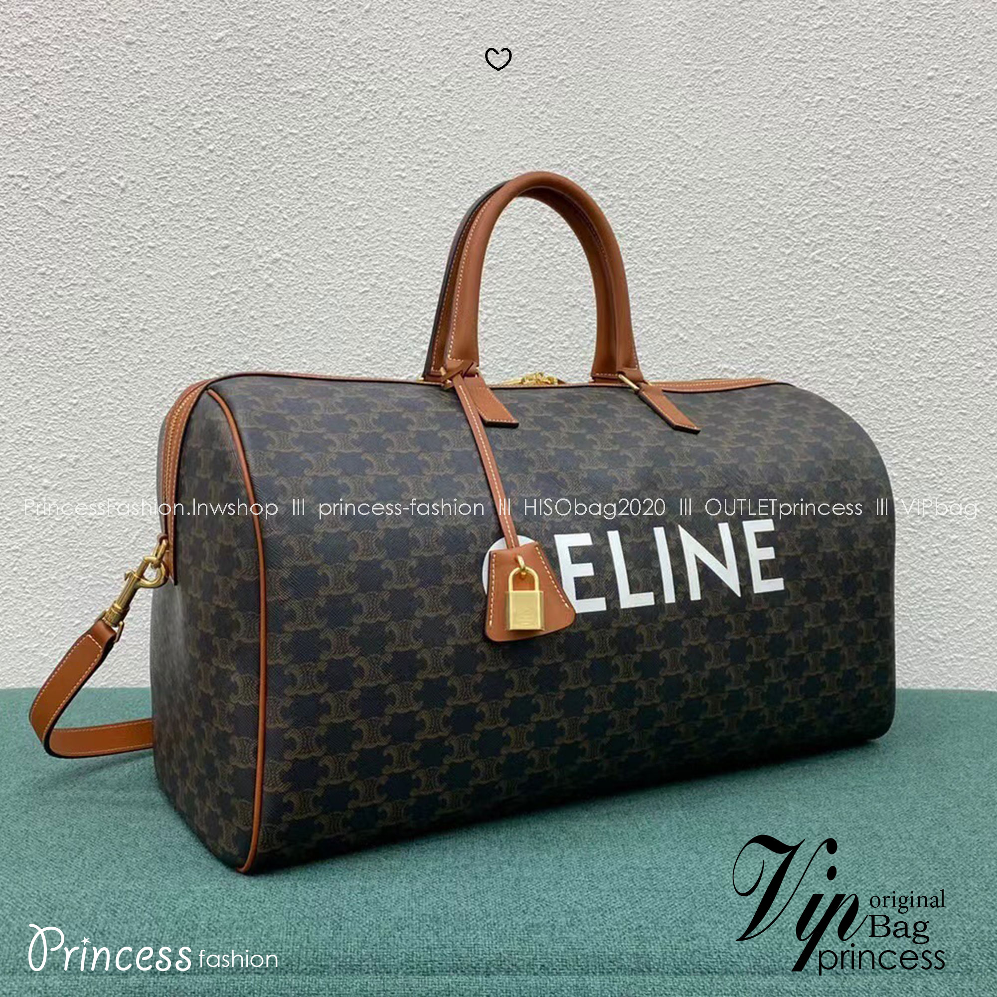 ORI หนังแท้ | CELINE Voyage Large Bag in Triomphe Canvas with Celine Print กระเป๋าสะพายสไตล์เดินทาง keepall ใบใหญ่จุสัมภาระได้เยอะ หนังขึ้นลาย Signature สวยหรูสุดคลาสสิค ดีไซน์ไม่มีเอ้าท์ คอลเลคชั่น CELINE Essentials เหนือกาลเวลาสำหรับผู้หญิงและผู้ชาย ใช้