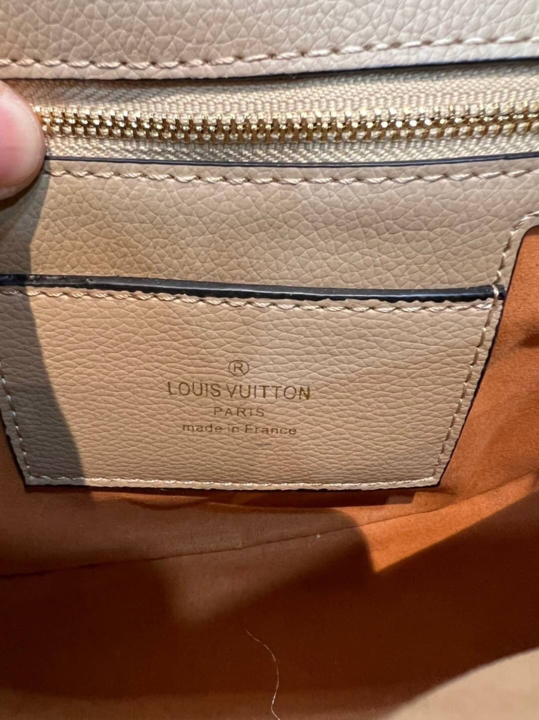 VIP 】หนังแท้ Louis Vuitton Crossbody & Shoulder Bag พร้อมส่งที่ไทย 4 สี