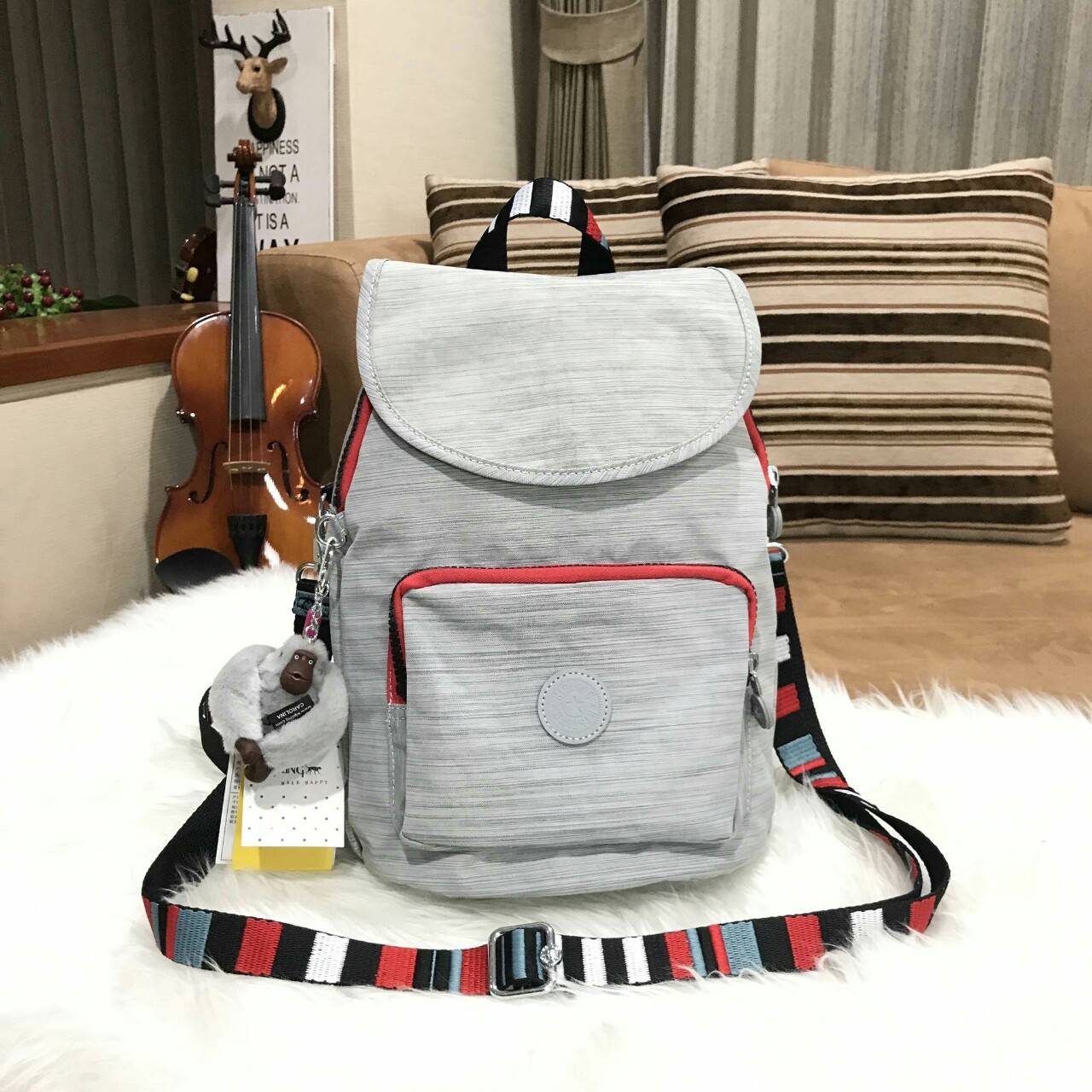 KIPLING ART 2WAY BACKPACK NEW ARRIVAL! กระเป๋าสะพายเป้สไตล์ลำลองรุ่นใหม่ วัสดุ Nylon+Polyester 100% โดดเด่นที่สามารถสะพายได้หลายแบบ ทั้งแบบเป้ หรือใช้สายยาวสะพายไหล่ หรือจะ Crossbody ก็ได้ค่ะ หูหิ้วเเละสายสะพายลวดลายสวย มีช่อง ซิปใส่ของด้านหน้า มีช่องใส่ข