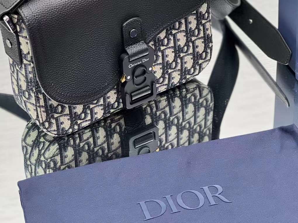 Dior Saddle Messenger Bag / Dior messenger bag / Beige and Black Oblique Jacquard เกรดเทพออริจินอล หนังแท้ ภาพถ่ายจากสินค้าจริง ใช้งานต่างประเทศได้