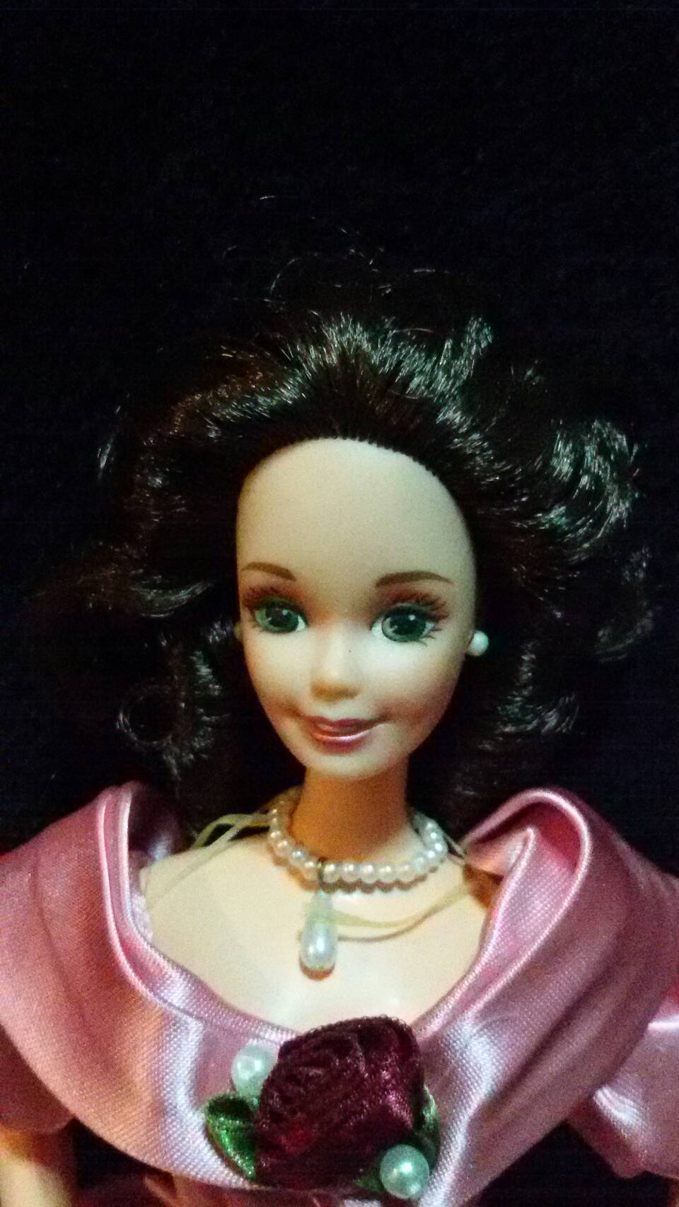 Hallmark Special Edition Sweet Valentine Barbie ตุ๊กตาบาร์บี้แท้มือสองสภาพดีค่ะ