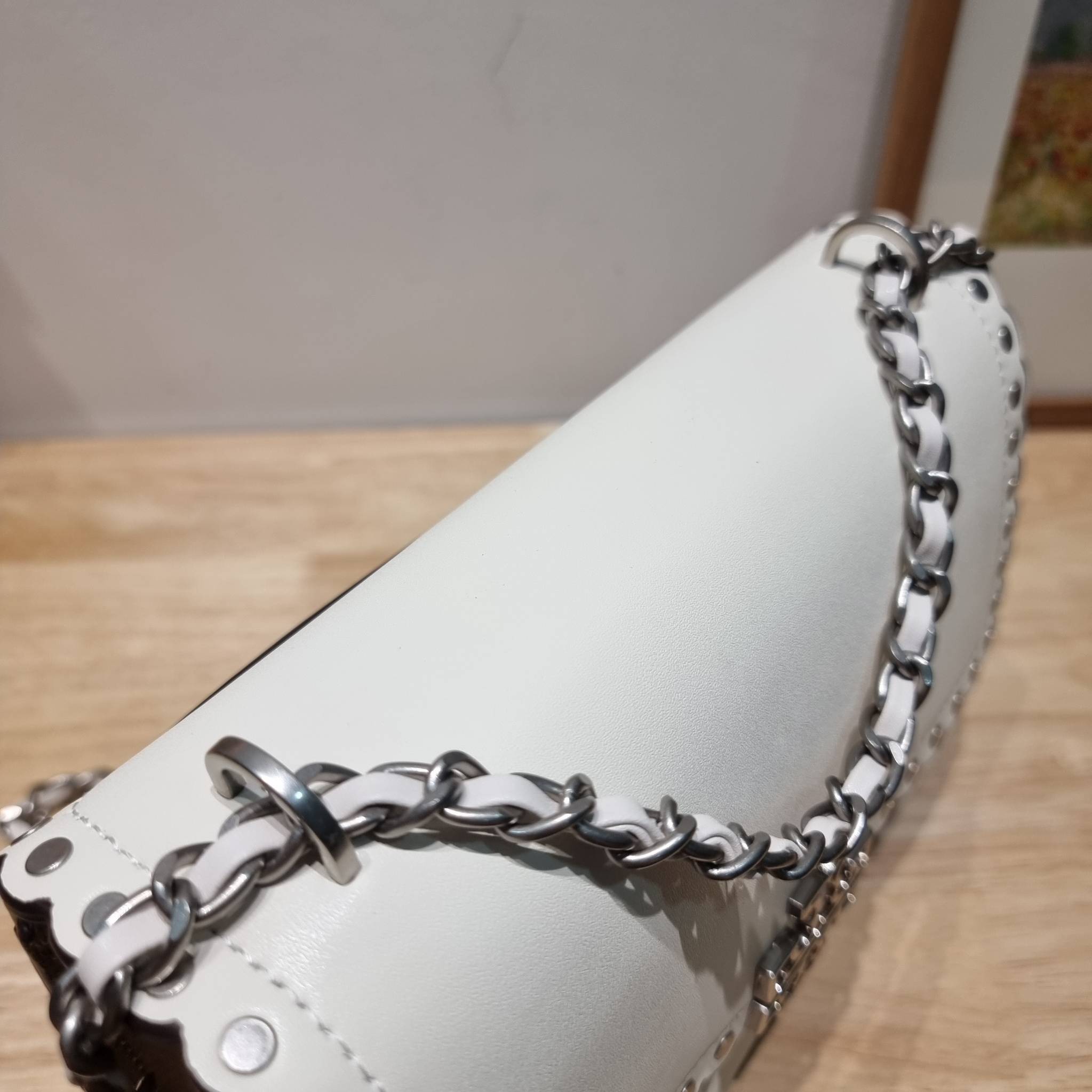 TORY BURCH BRITTEN STUDDED CROSSBODY BAG / Tory Britten Small Adjustable Shoulder Bag คอลเลคชั่นผู้ดี ดีไซน์ใหม่ล่าสุด กระเป๋าสะพายตัวท็อป ที่ตกแต่งด้วยโลโก้และหมุดสวยงาม