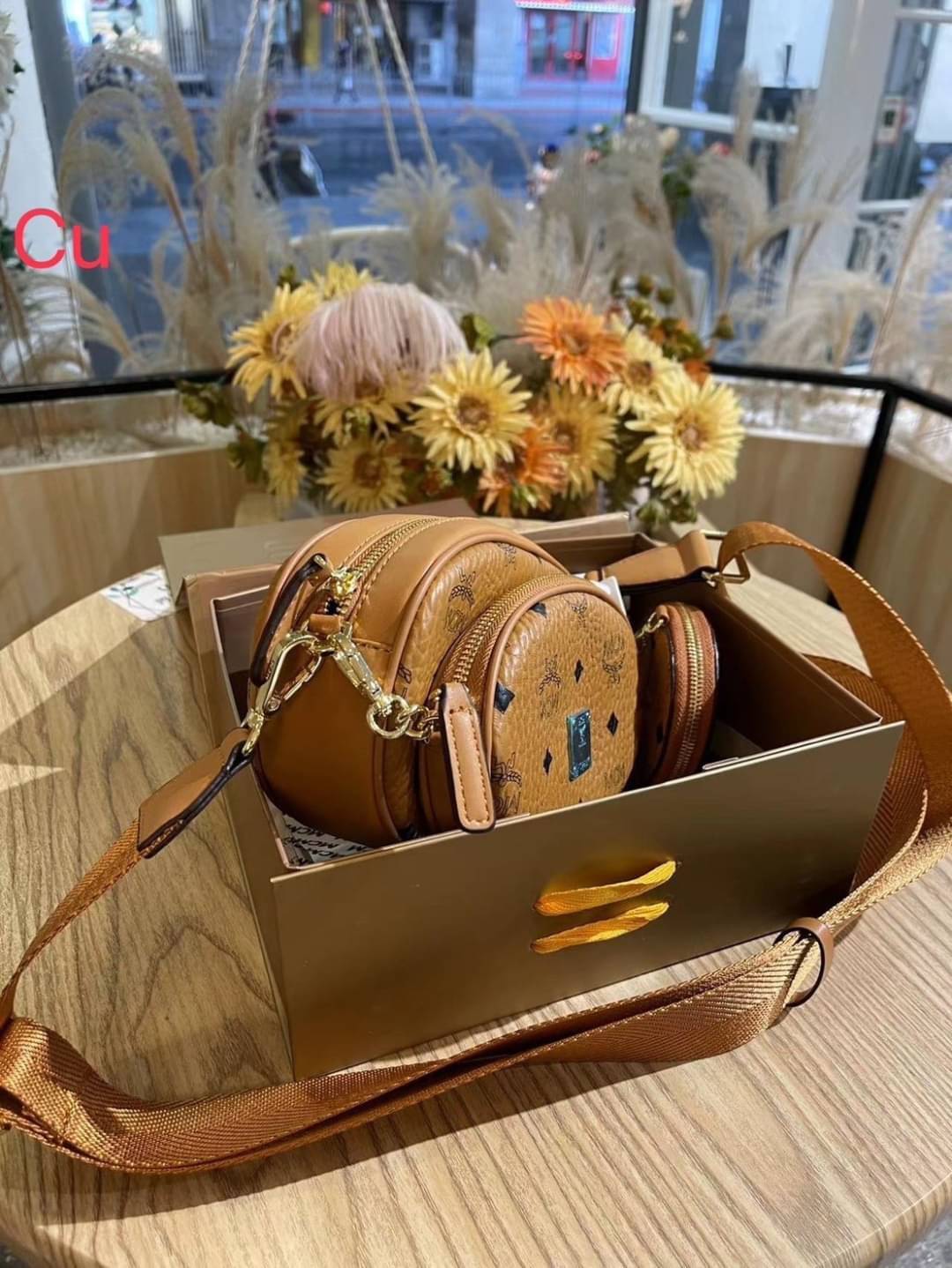 ORI | M.C.M ESSENTIAL MULTI POCHETTE BAG IN VISETOS กระเป๋าสะพายมัลติฟังก์ชั่น ดีไซน์กระเป๋าทรง pouch 3 ชิ้นสุดคุ้ม สามารถประกอบเข้าด้วย หรือแยกชิ้นใช้งานได้หมด ครบครันตอบโจทย์ทุกลุค