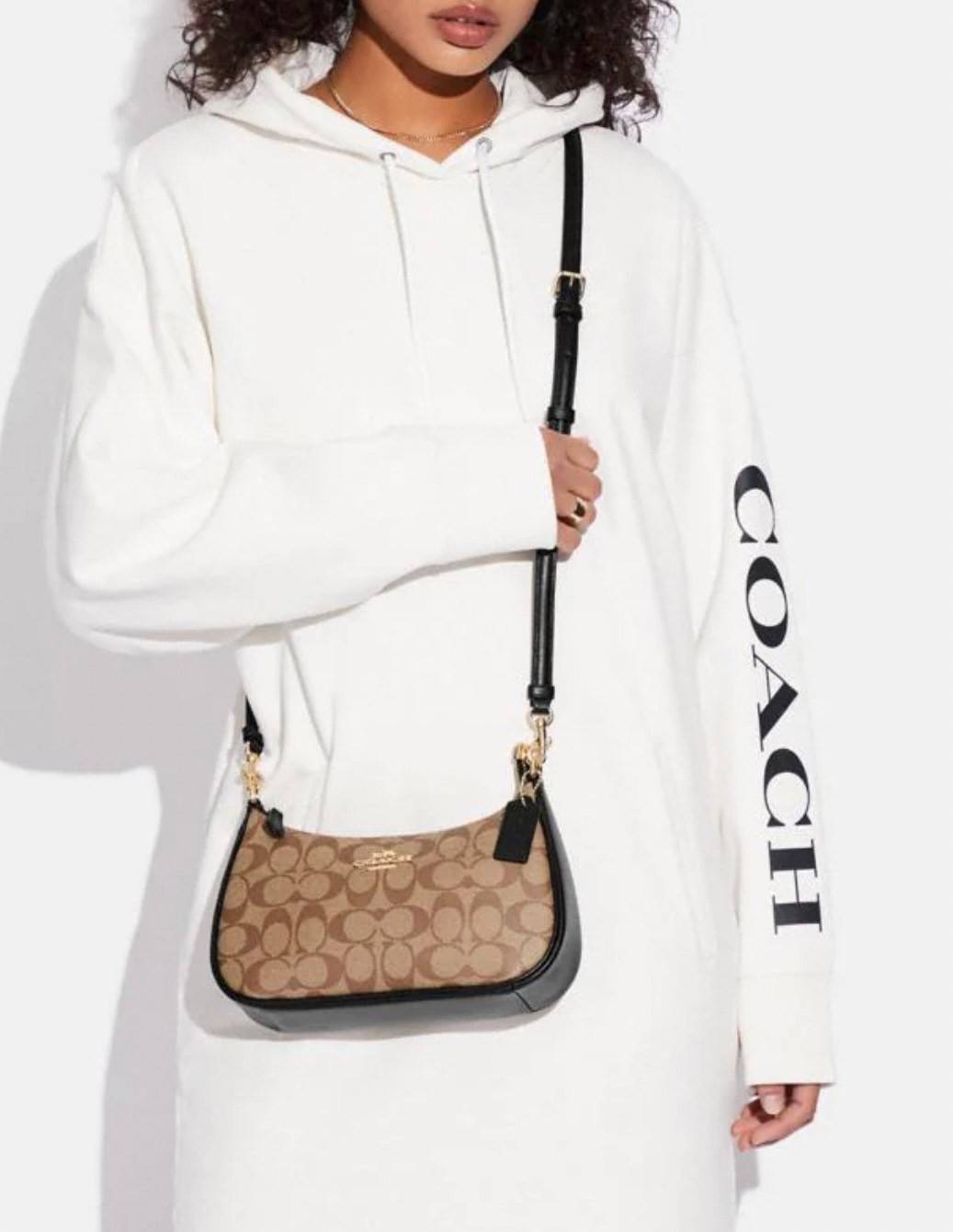 พร้อมส่งครบสี สวยทุกสีเลยค่า😘 ((CA173//CA209//CA548)) COACH TERI SHOULDER BAG 🔹กระเป๋าทรงพอช ในรูปแบบหนังแท้ หนังนิ่มสวยมากค่ะ