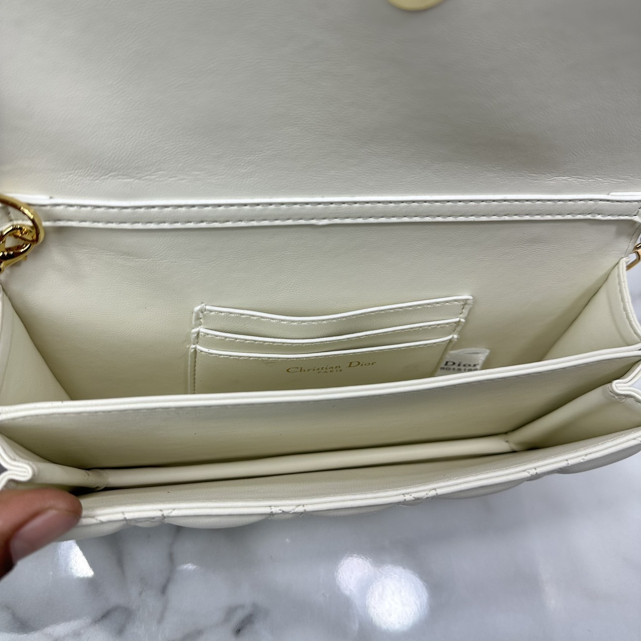 ORI หนังแท้ | My Dior Mini Bag / Dior Clutch Bag กระเป๋าสะพายทรงคลัชทันสมัย หรูหราสง่างาม จะถือหรือสะพายก็ดูดีมีระดับ กระเป๋าที่ใช้งานได้จริงใบนี้ใส่ของจำเป็นได้ครบถ้วน