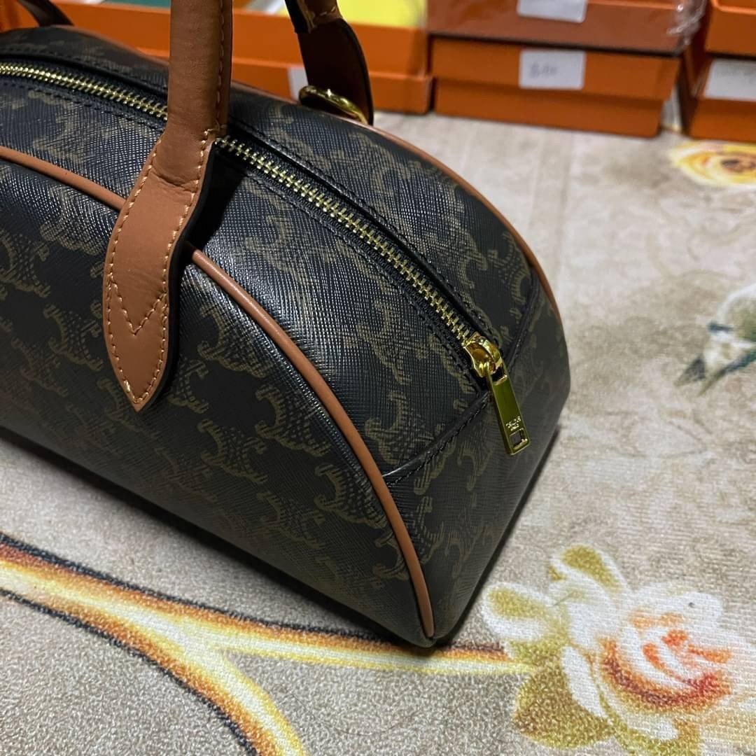 VIP 】CELINE VINTAGE BAG 2021 handlebag canvas งานหนังแท้ผสมแคนวาส โดดเด่นไม่เหมือนกับลวดลายแคนวาสที่เป็นเอกลักษณ์แบรนด์แบบไม่เหมือนใครให้ด้วยความเรียบหรู เหมาะสำหรับการใช้งานในชีวิตประจำวันเป็นอย่างมาก