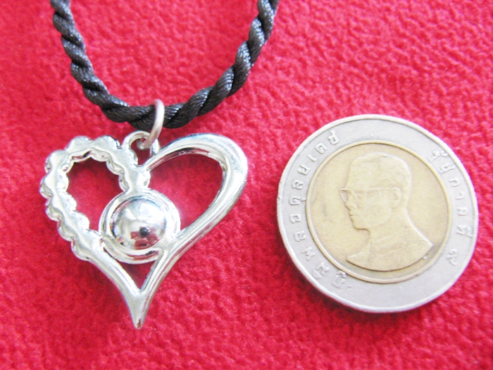 สินค้าหมดค่ะ สร้อยคอรูปหัวใจแบบ2ค่ะ