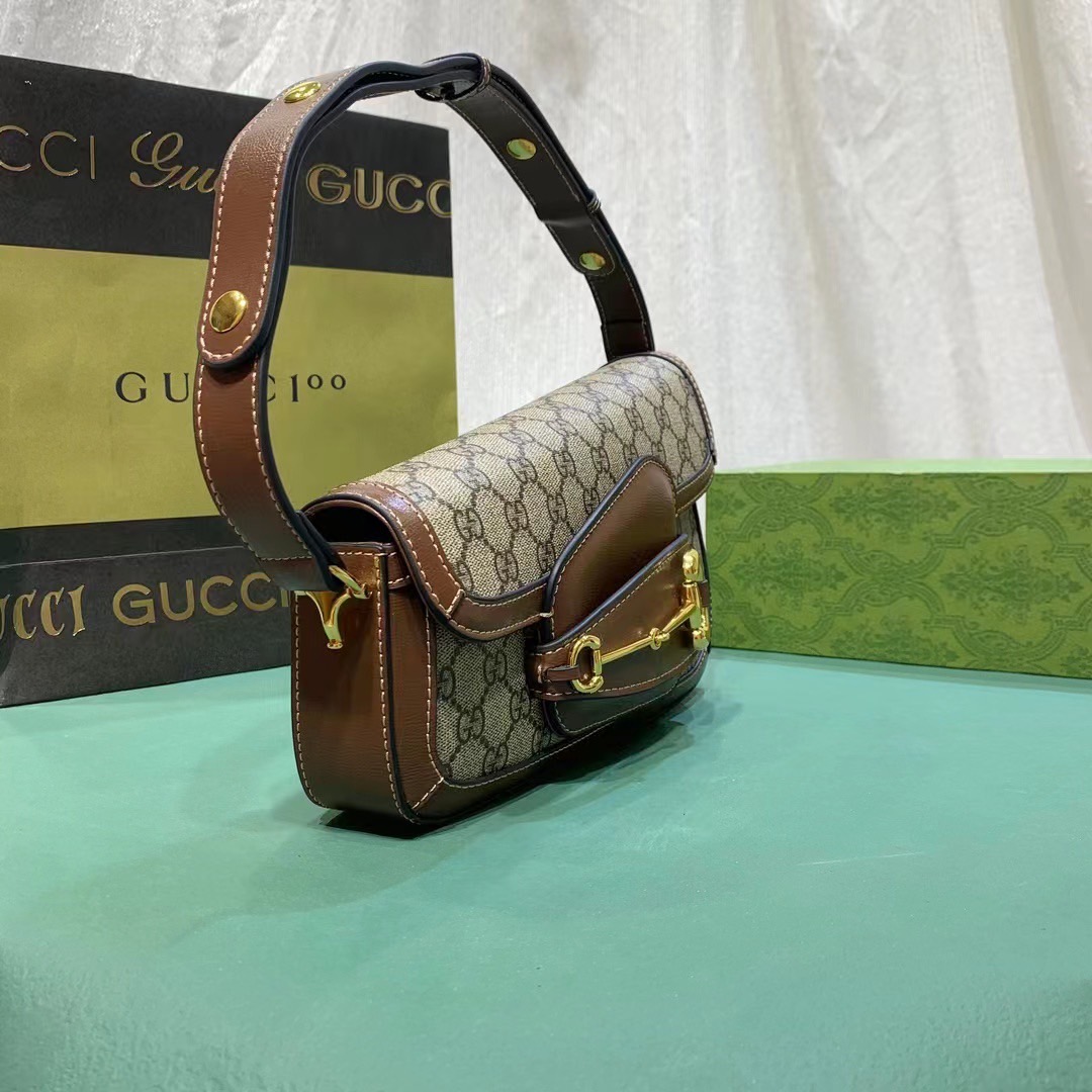10" GUCCI HORSEBIT 1955 SMALL SHOULDER BAG by an asymmetrical shape กระเป๋าสะพายไหล่ดีไซส์รูปทรงร่วมสมัย