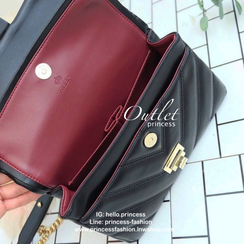 KEEP รุ่น coco chain handbag กระเป๋าทรงหรู รอบใหม่ ใช้หนัง Microfiber นิ่ม ฟู ตึงสวย ทนกว่าเดิมอยู่ทรง ใครชอบสไตล์นี้ห้ามพลาดนะคะ ใบนี้มีหูถือได้ ด้านในสีแดงสวย มีช่องแบ่งเก็บของหลายช่อง ด้านหลังมีช่องพิเศษสามารถใส่มือถือได้ค่ะ สายปรับ สั้น ยาวได้ ใบนี้ ค