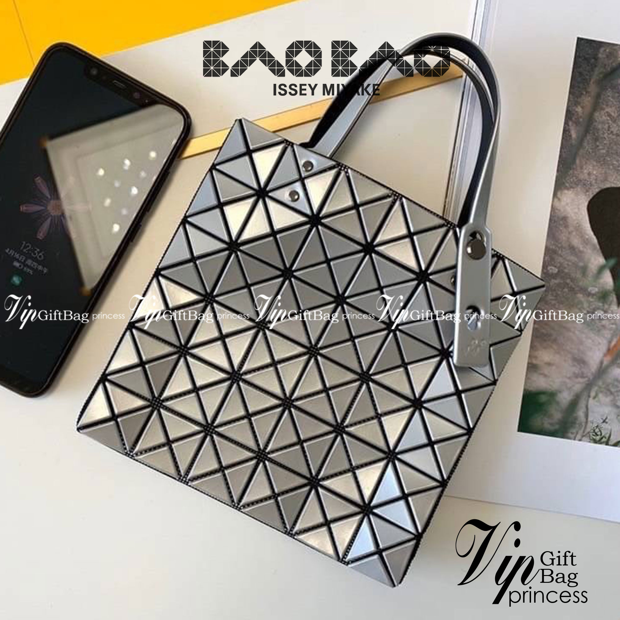 BAOBAO ISSEY MIYAKE 6x6 BLOCK TOTE BAG กระเป๋าถือทรง shopping โท้ท ลายตาราง บล็อคสี่เหลี่ยมสามเหลี่ยม ภาพสินค้าถ่ายจากงานขายจริง ใช้งานต่างประเทศได้ค่ะ