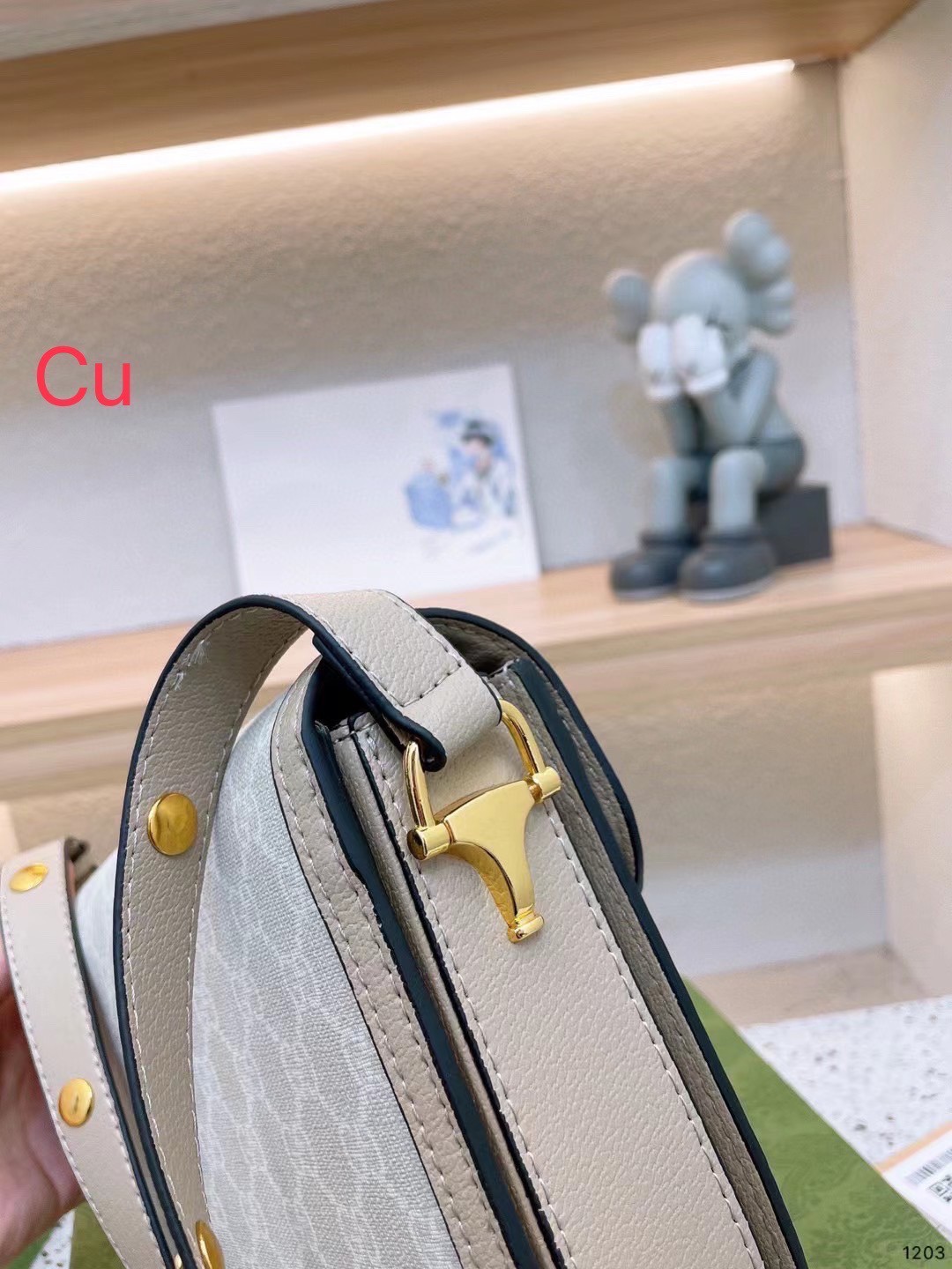 Gucci horsebit 1955 shoulder bag / GUCCI BAG พร้อมส่ง 5 สี กระเป๋าสะพายไหล่/สะพายข้างทรงคลาสสิค สวยผู้ดี ดารา เซเลปใช้กันเพียบ สวยอยู่ทรง มากี่รอบก็ไม่เคยพอ!! รุ่นเด็ดสุด!! ฮ็อตสุด!