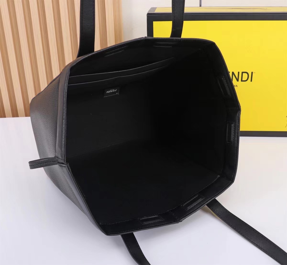 พร้อมส่ง 3 สี FENDI Origami Large Brown FF jacquard fabric bag / FENDI Tote Bag กระเป๋าทรงโท้ทใบใหญ่ สะพายได้2ทรงรูปลักษณ์สวยงามทันสมัย 🧡 เกรดออริจินอล 1:1 สลับแท้